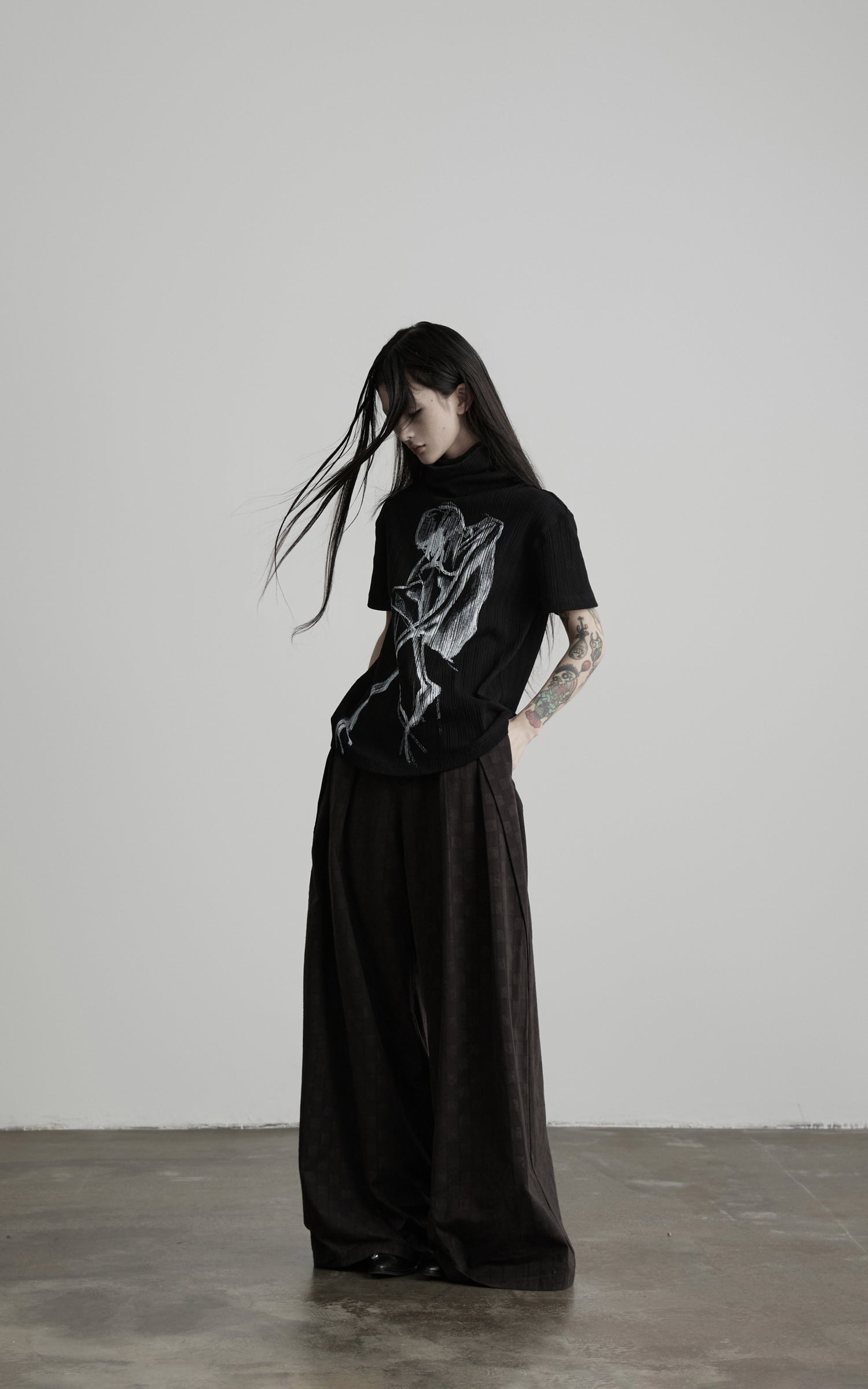 Video laden: <tc>DOINDULGE</tc> Hoch taillierte, plissierte Hosen mit weitem Bein