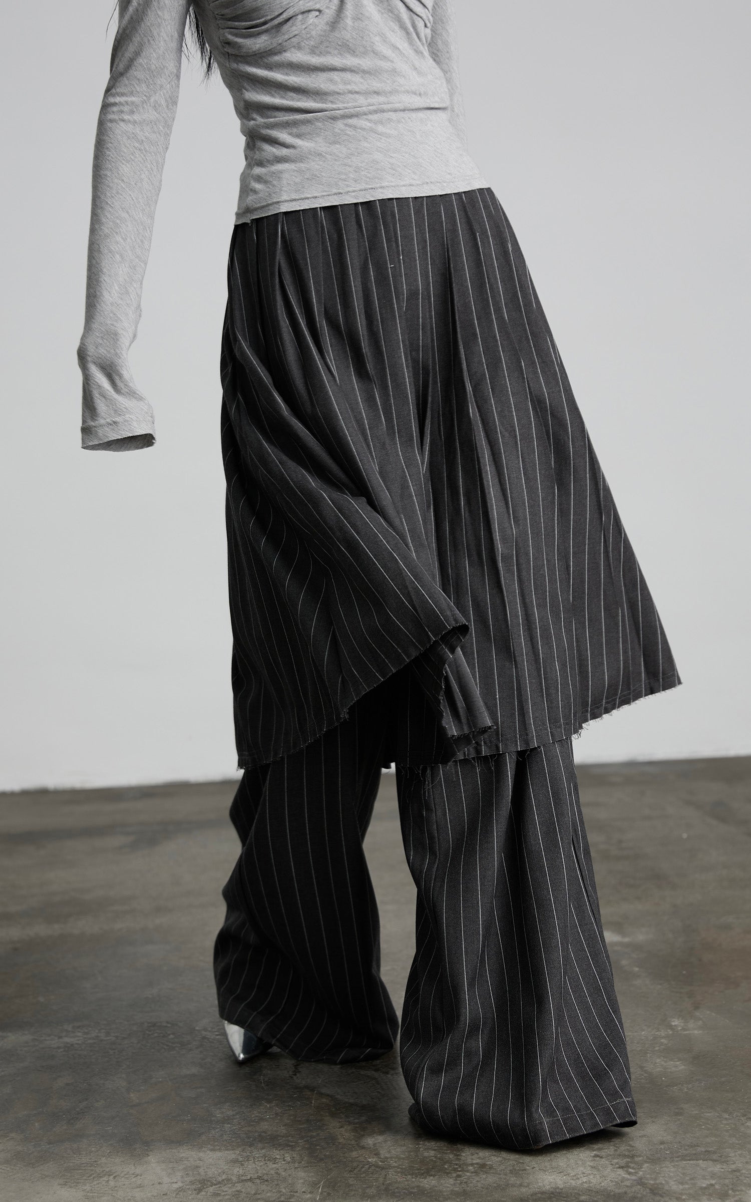 パンツ theredtheread Sscript layered skirtpants DOINDULGE Pinstripe Deconstructed Layered Skirt-Pants