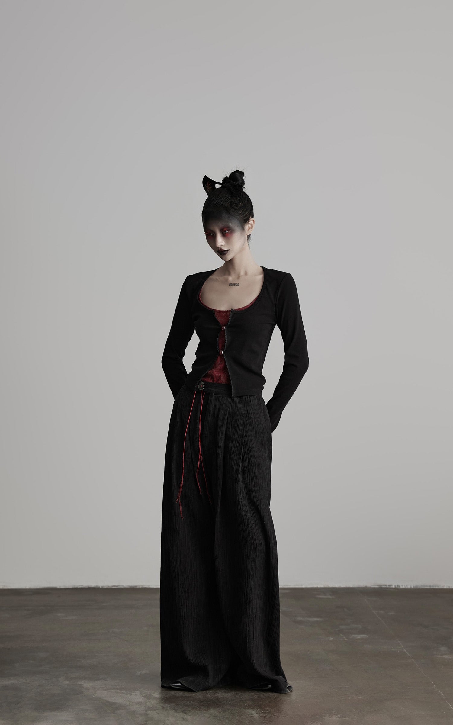 INDULGE Crinkled Wide Trousers with Red Thread