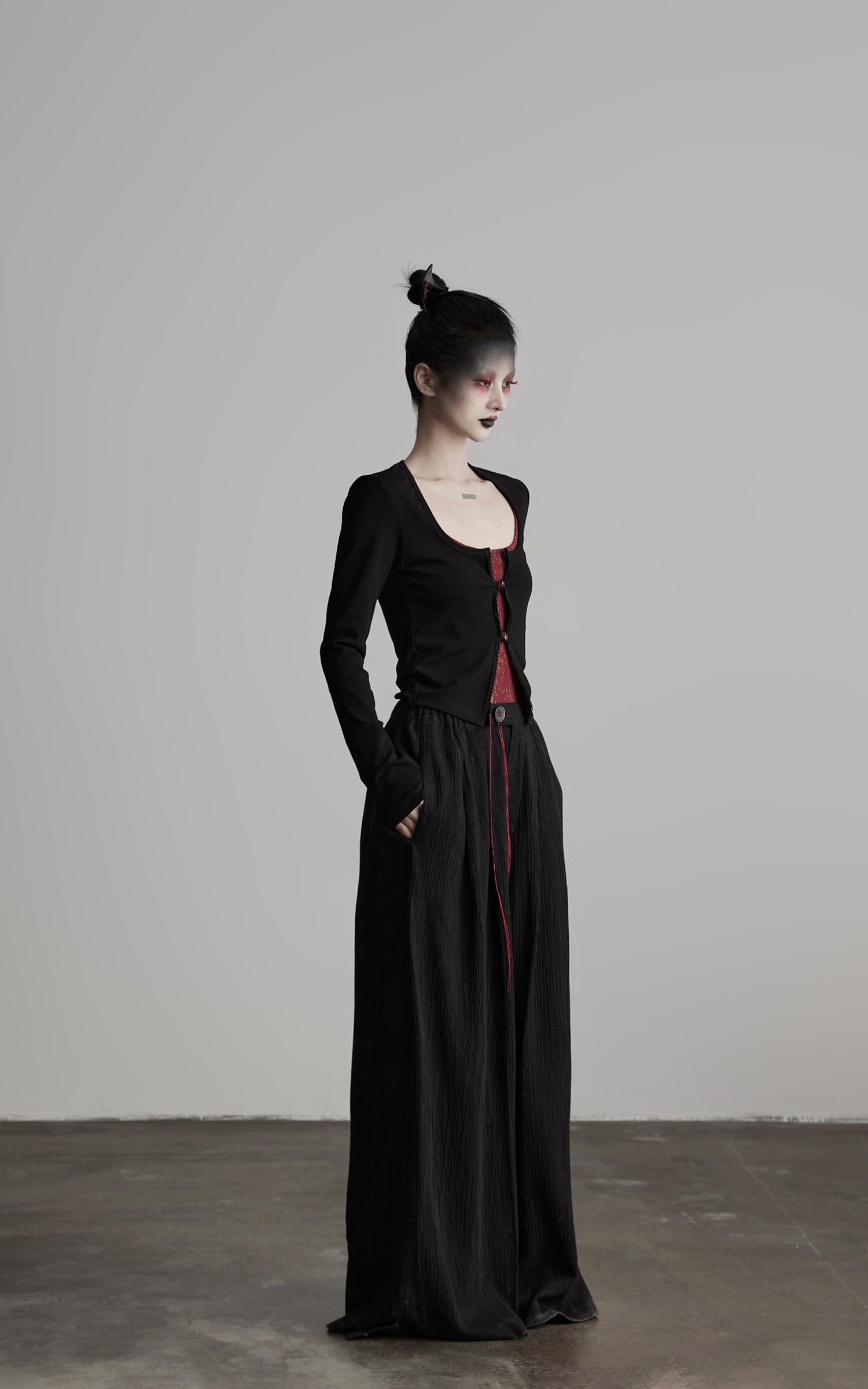 INDULGE Crinkled Wide Trousers with Red Thread