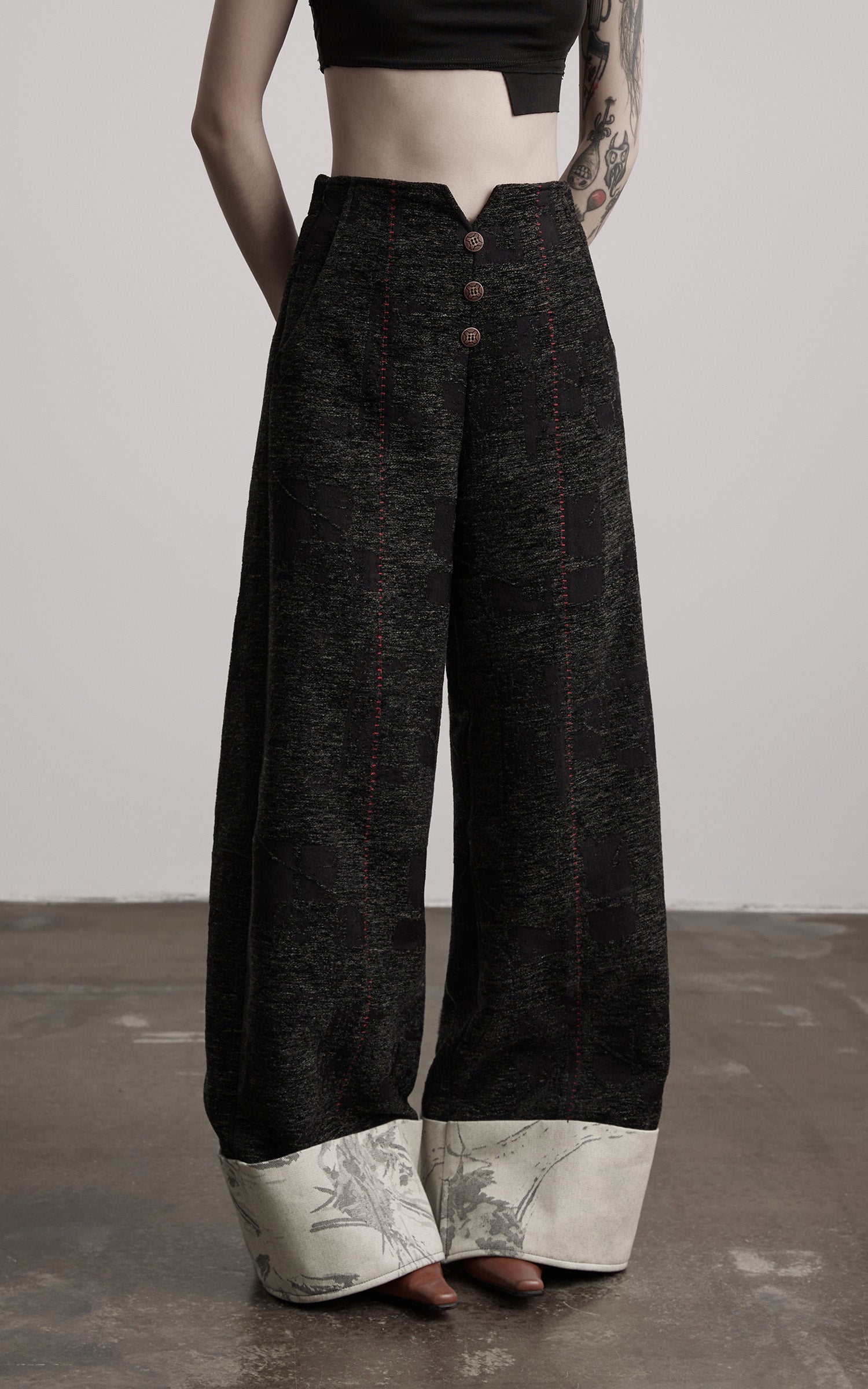 <tc>INDULGE</tc> Pantalon large texturé à ourlet contrastant