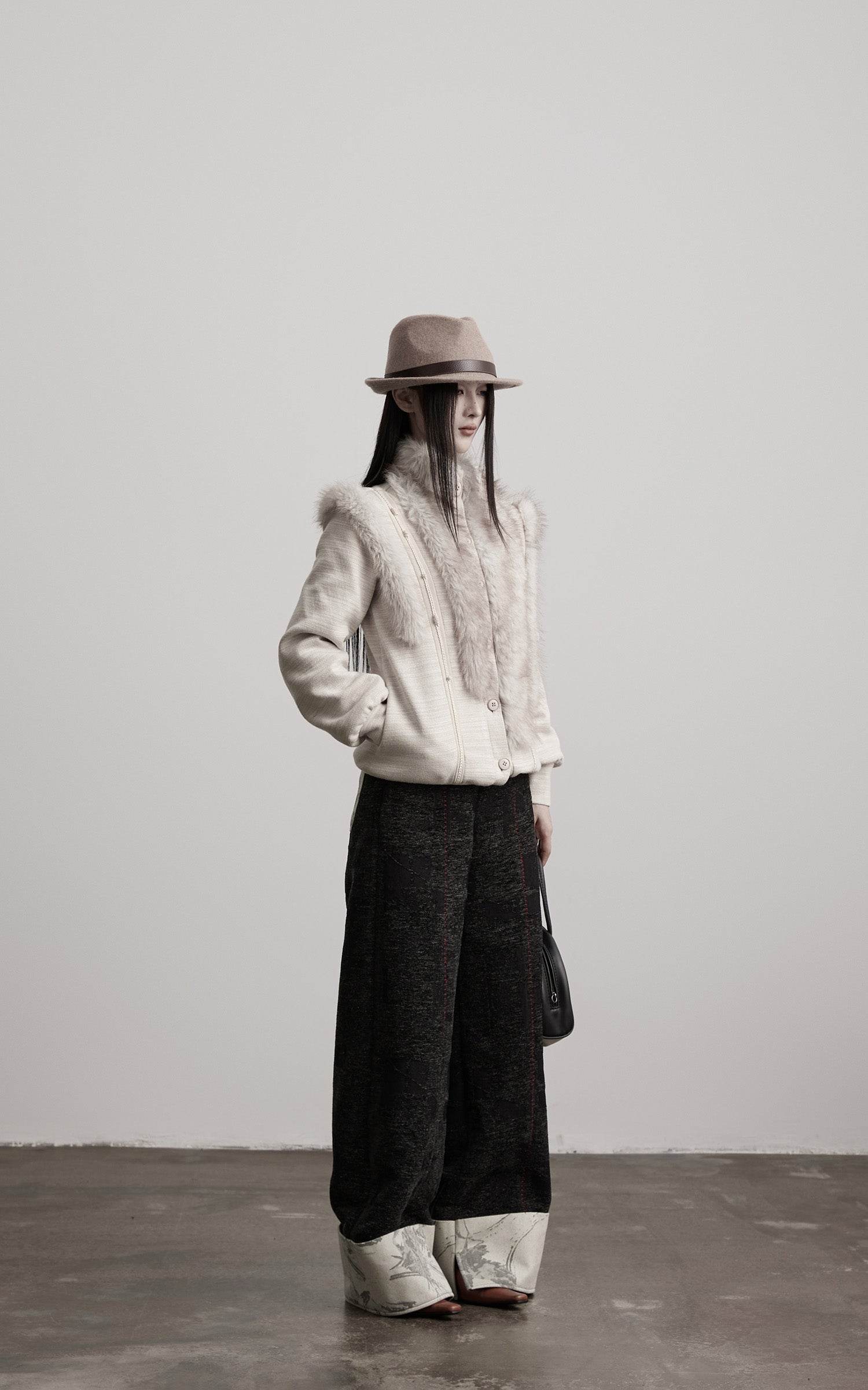 <tc>INDULGE</tc> Pantalon large texturé à ourlet contrastant