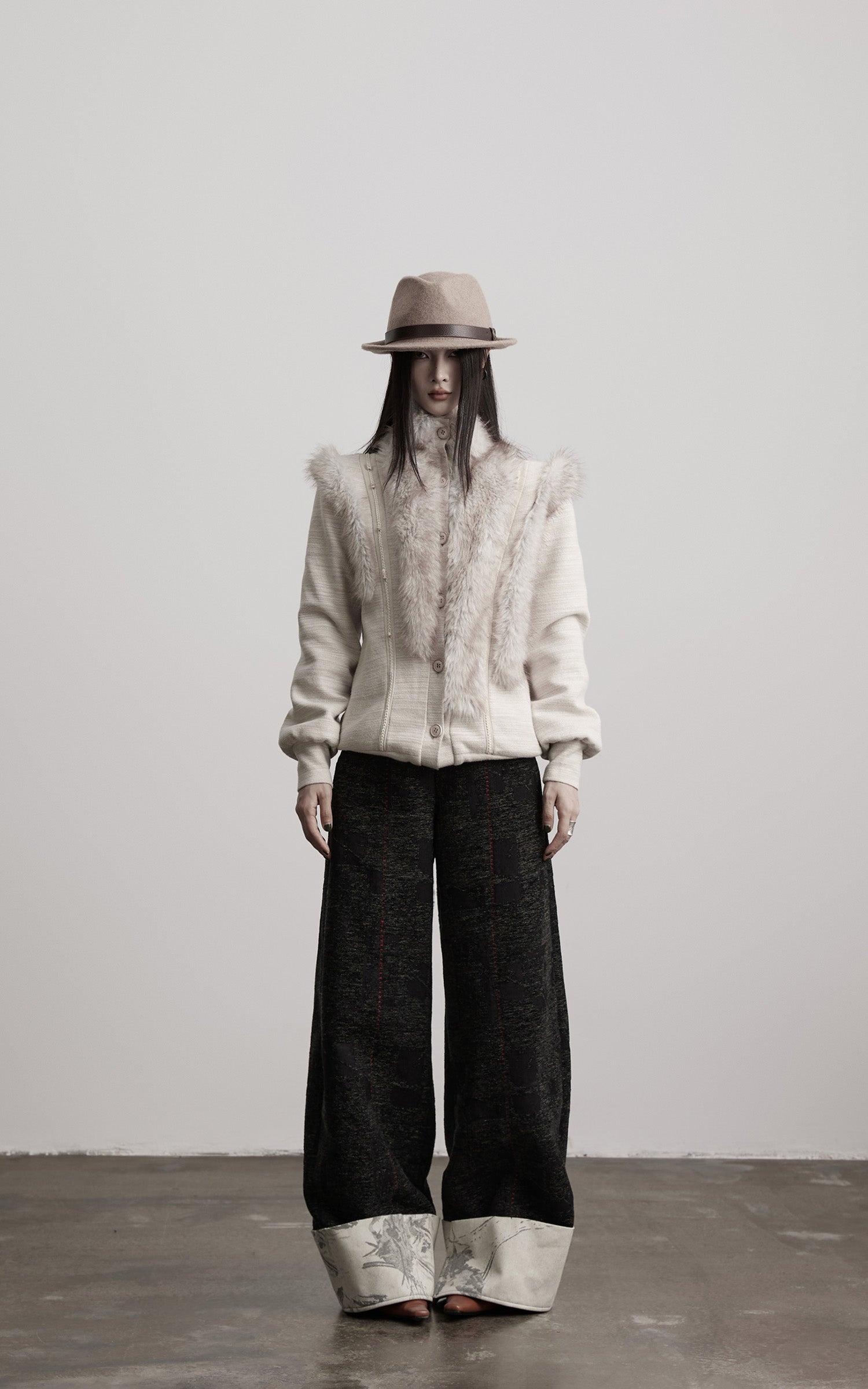 <tc>INDULGE</tc> Pantalon large texturé à ourlet contrastant