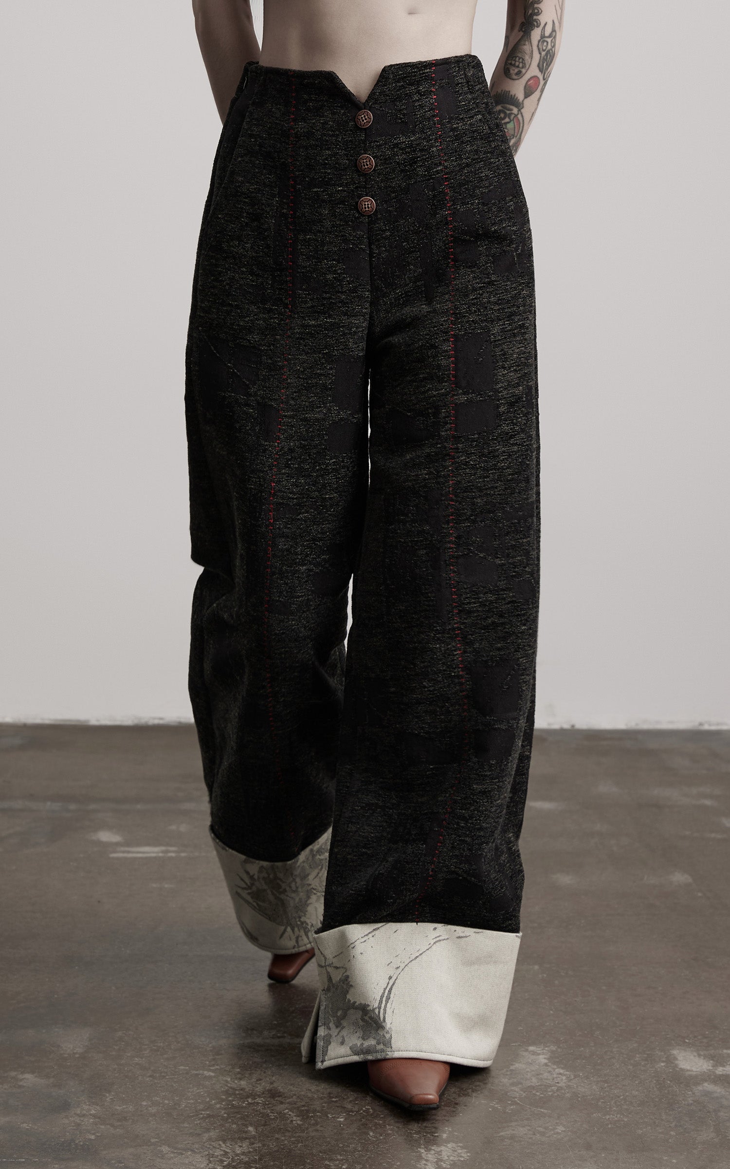 <tc>INDULGE</tc> Pantalon large texturé à ourlet contrastant