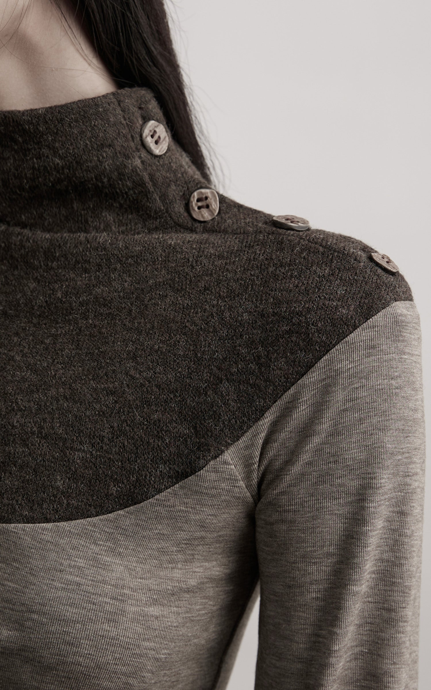 <tc>INDULGE</tc> Haut à manches longues structuré à panneaux contrastés