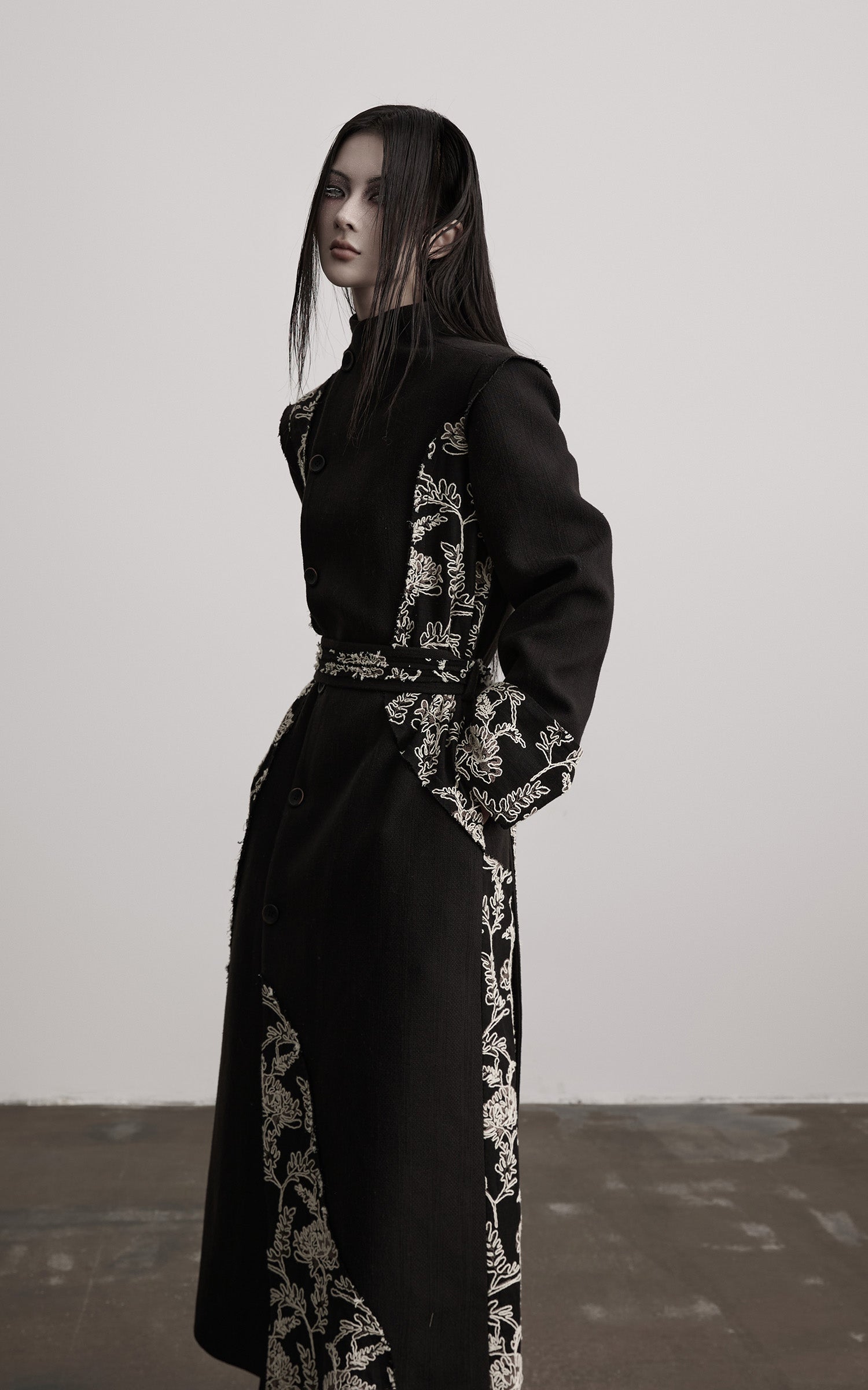 <tc>INDULGE</tc> Manteau long asymétrique brodé