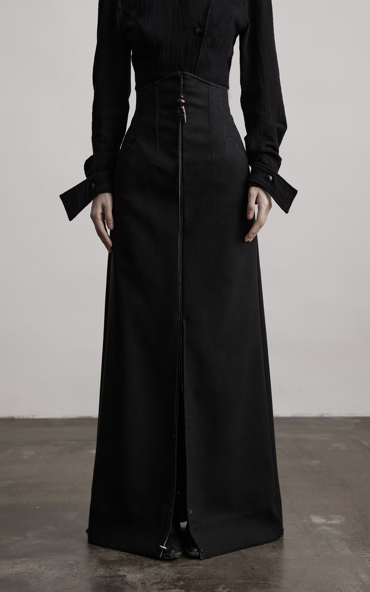 <tc>INDULGE</tc> コントラストヘム付きハイウエストストラクチャーマキシスカート