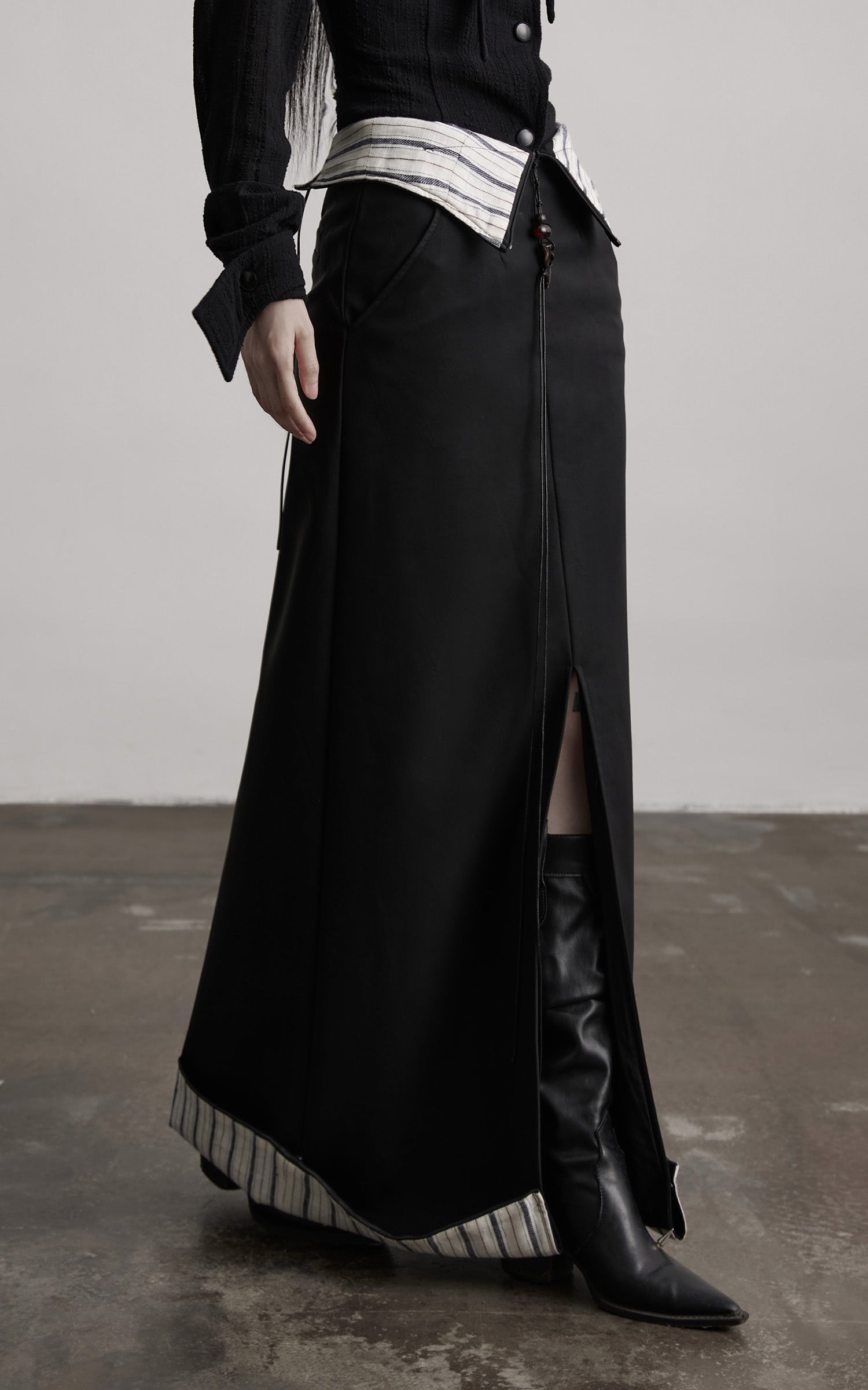 <tc>INDULGE</tc> コントラストヘム付きハイウエストストラクチャーマキシスカート