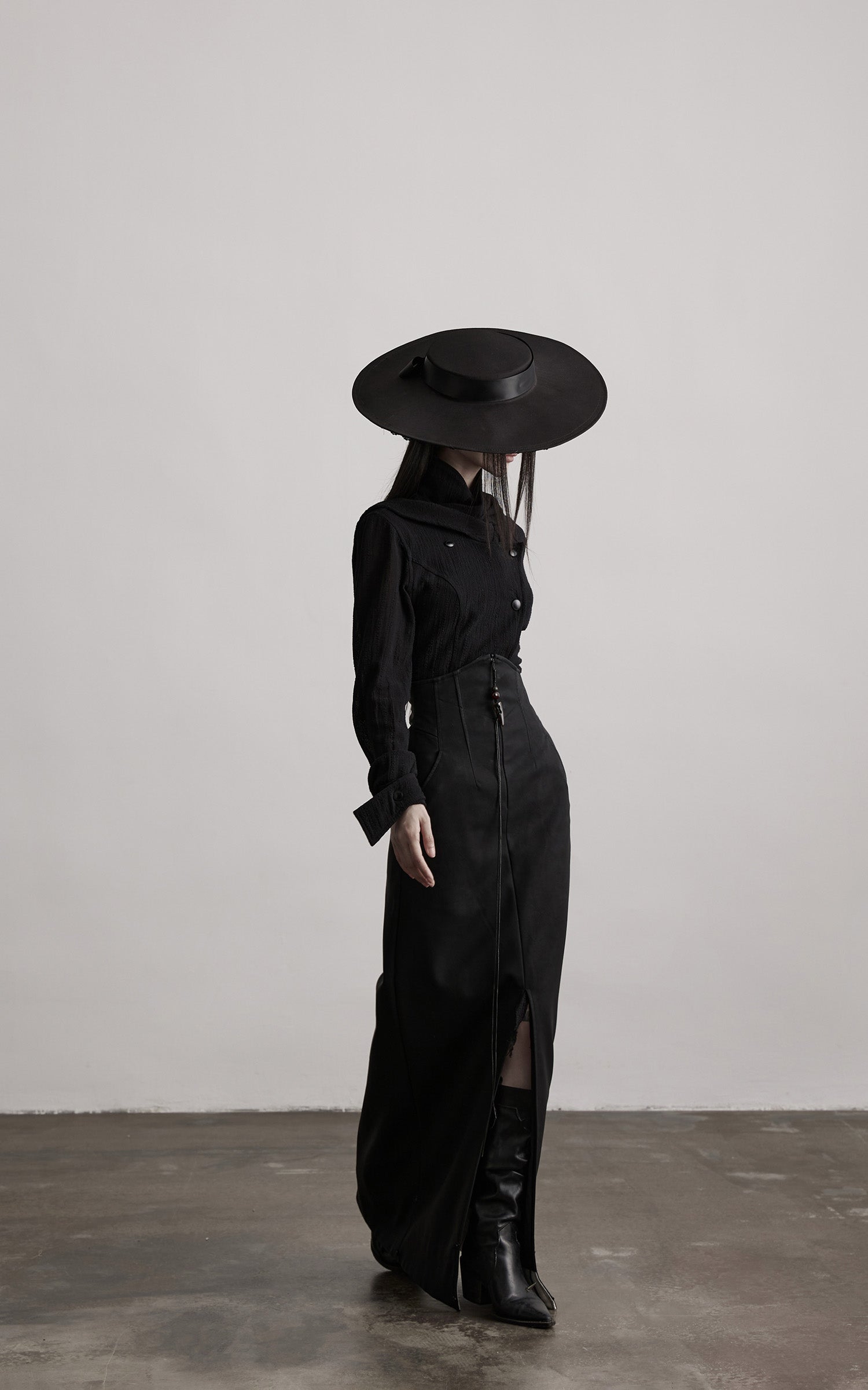 <tc>INDULGE</tc> コントラストヘム付きハイウエストストラクチャーマキシスカート