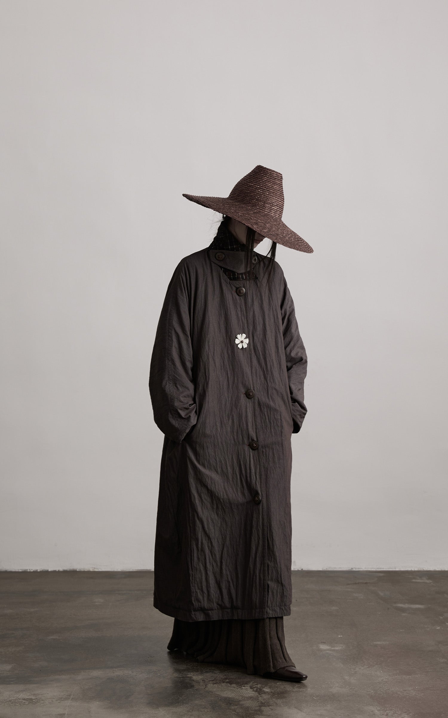 <tc>INDULGE</tc> Geknitterter langer Mantel mit kontrastierendem Innenfutter