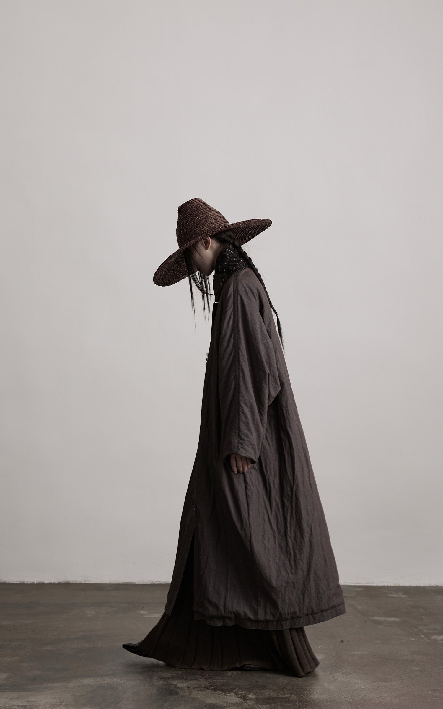 <tc>INDULGE</tc> Geknitterter langer Mantel mit kontrastierendem Innenfutter