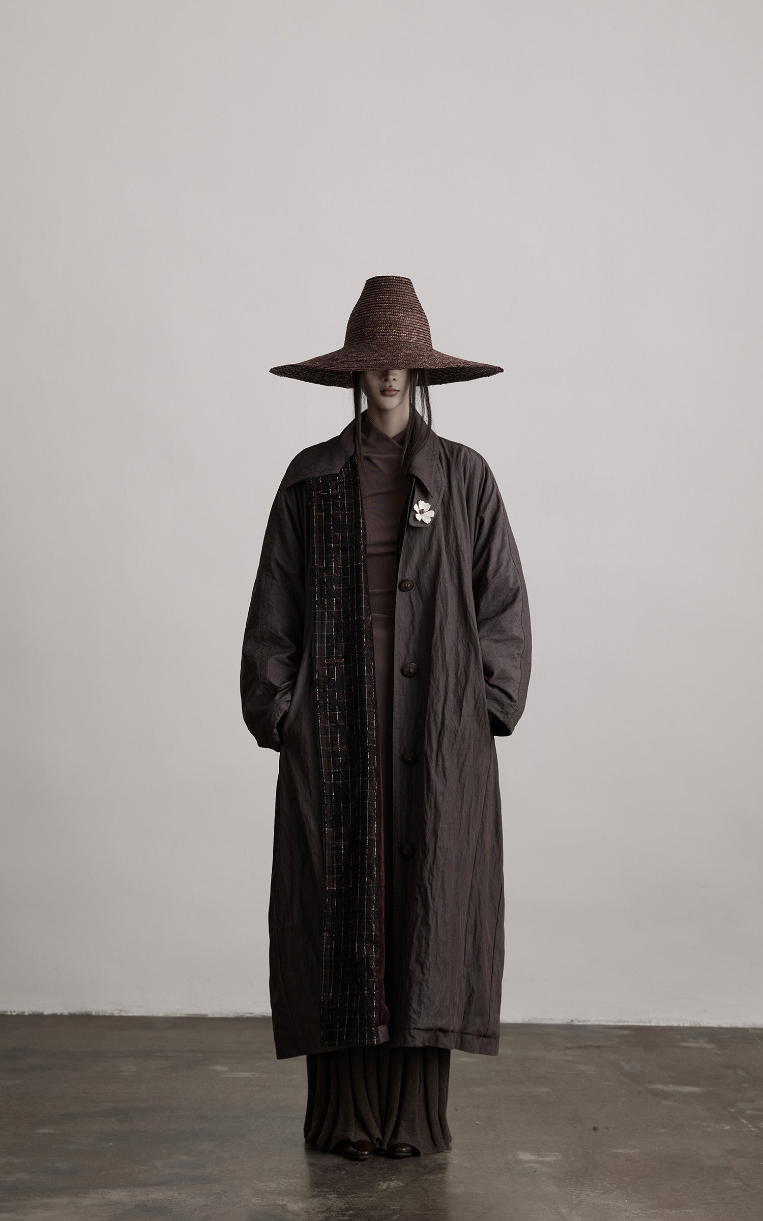 <tc>INDULGE</tc> Geknitterter langer Mantel mit kontrastierendem Innenfutter