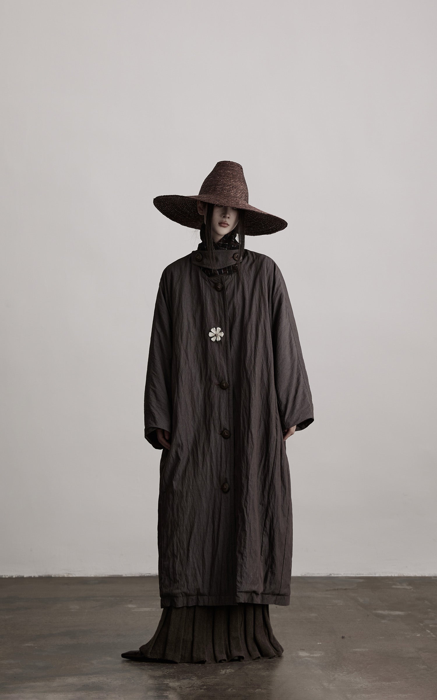 <tc>INDULGE</tc> Geknitterter langer Mantel mit kontrastierendem Innenfutter