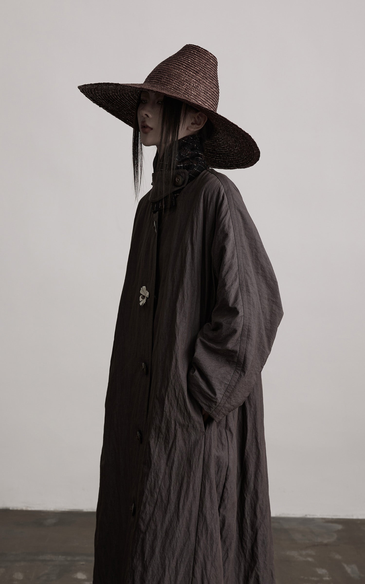 INDULGE Crinkled Long Coat with Contrast Inner Panel