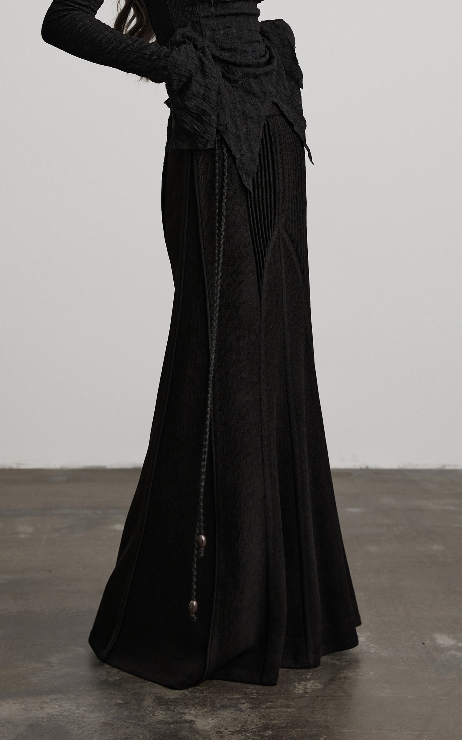 <tc>INDULGE</tc> Jupe Longue Plissée Asymétrique