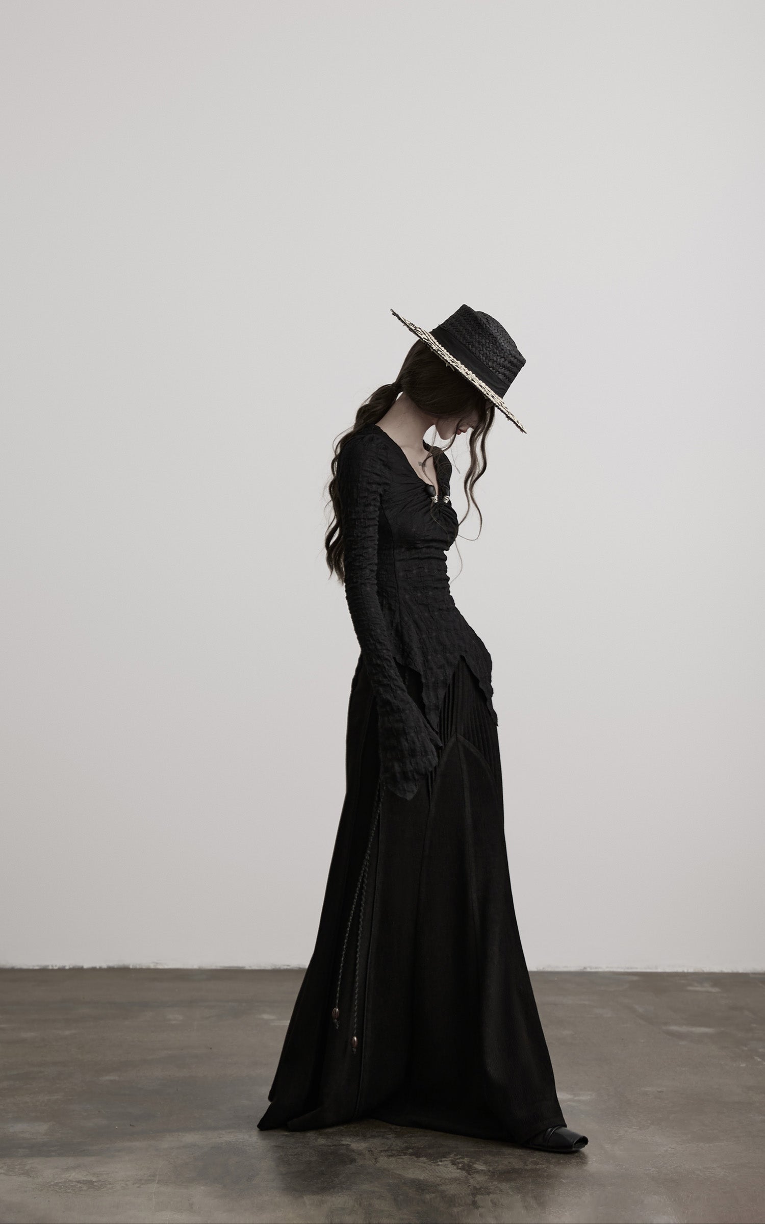 <tc>INDULGE</tc> Strukturierte, geraffte, dekonstruierte Langarm-T-Shirt