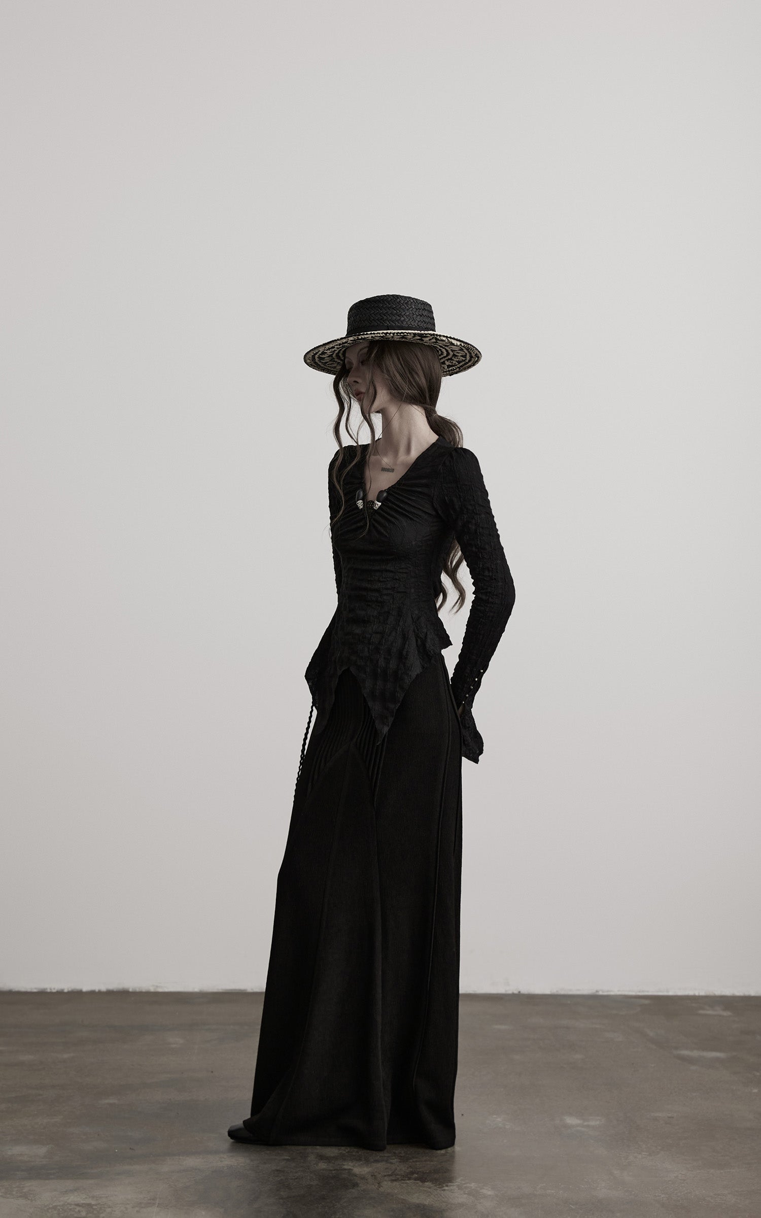 <tc>INDULGE</tc> Jupe Longue Plissée Asymétrique