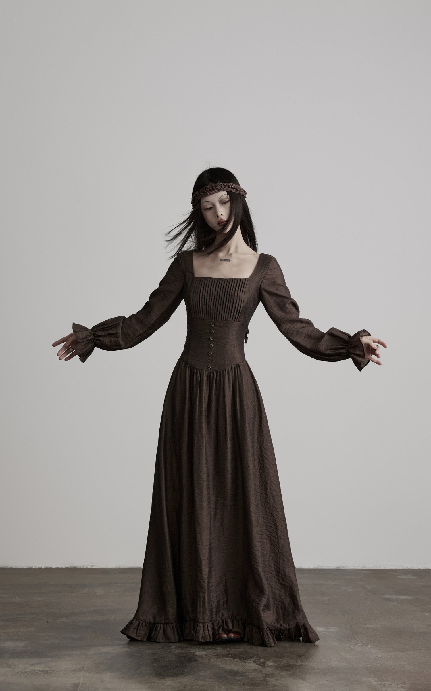 <tc><tc>DOINDULGE</tc></tc> Robe longue plissée à manches longues et corset