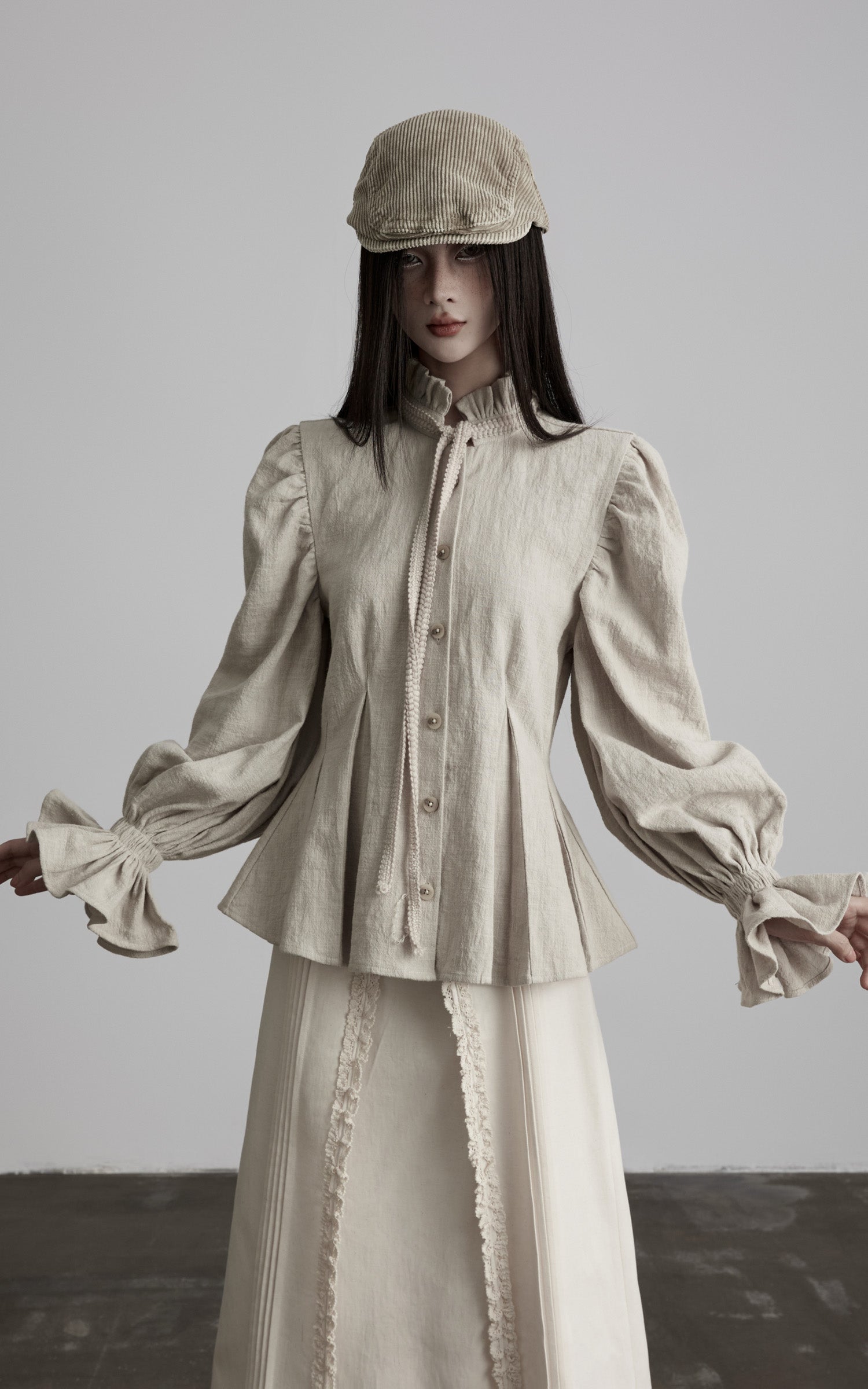 <tc>DOINDULGE</tc> Chemise en lin à taille plissée sculptée et col à volants