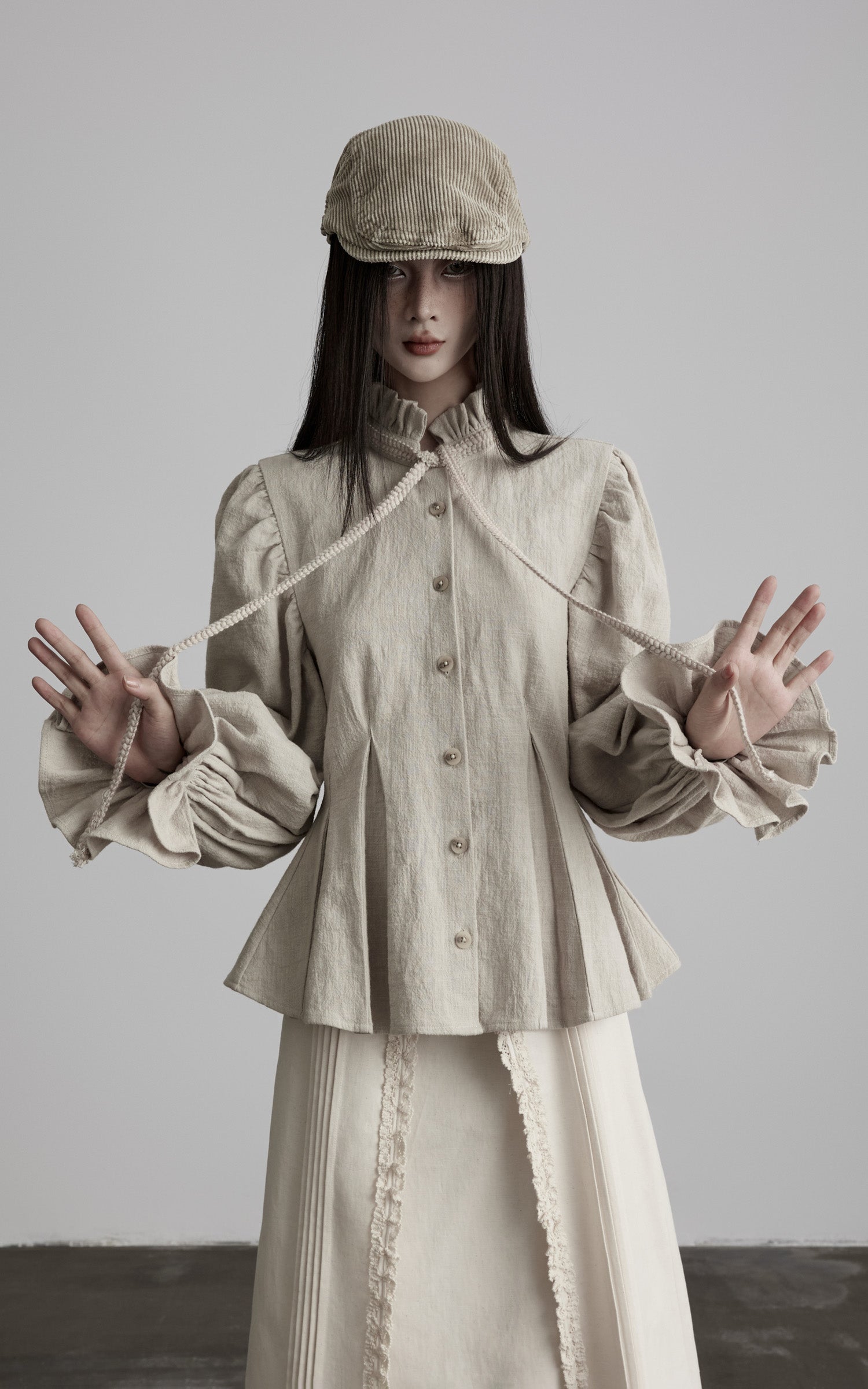 <tc>DOINDULGE</tc> Chemise en lin à taille plissée sculptée et col à volants