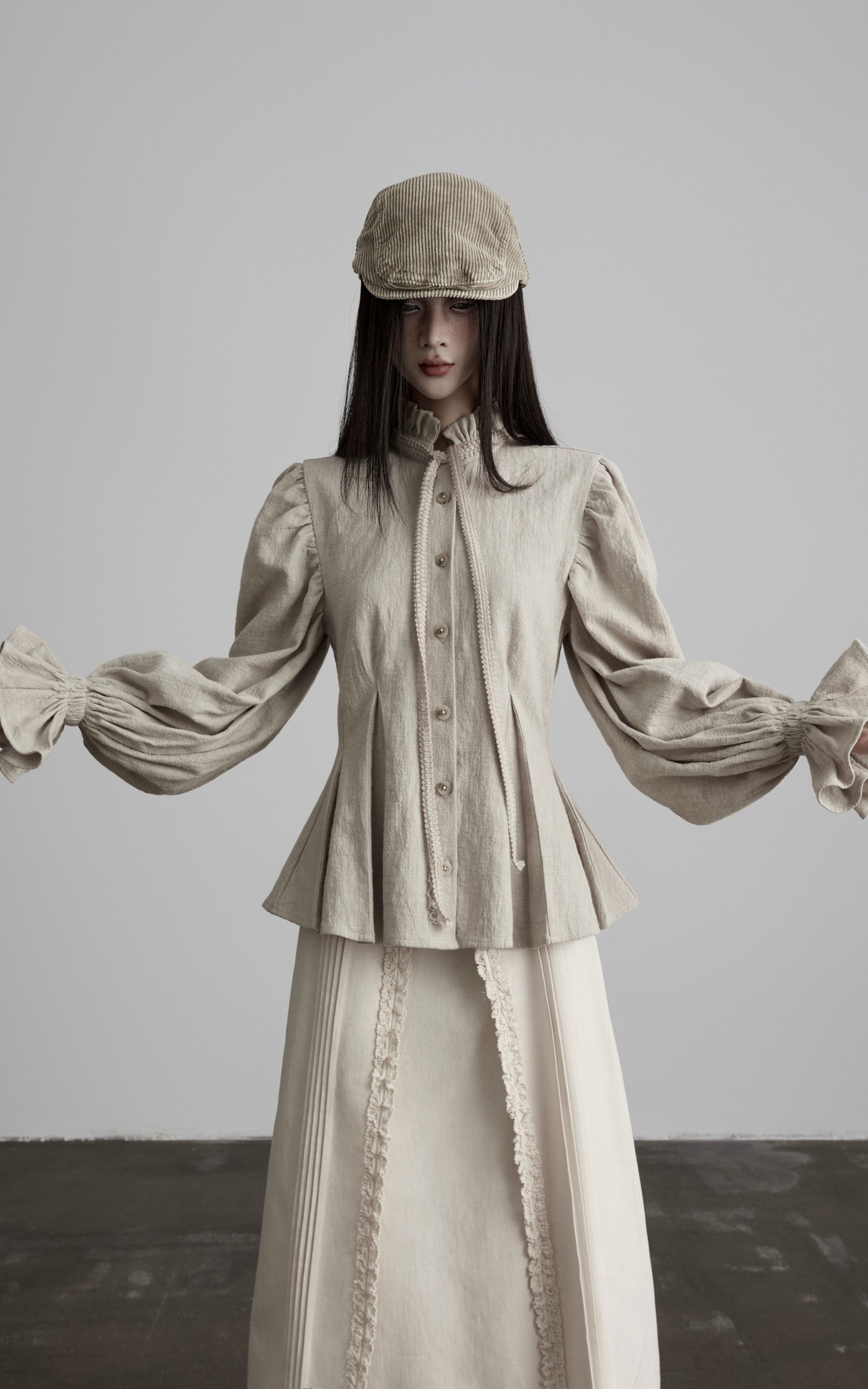 <tc>DOINDULGE</tc> Chemise en lin à taille plissée sculptée et col à volants