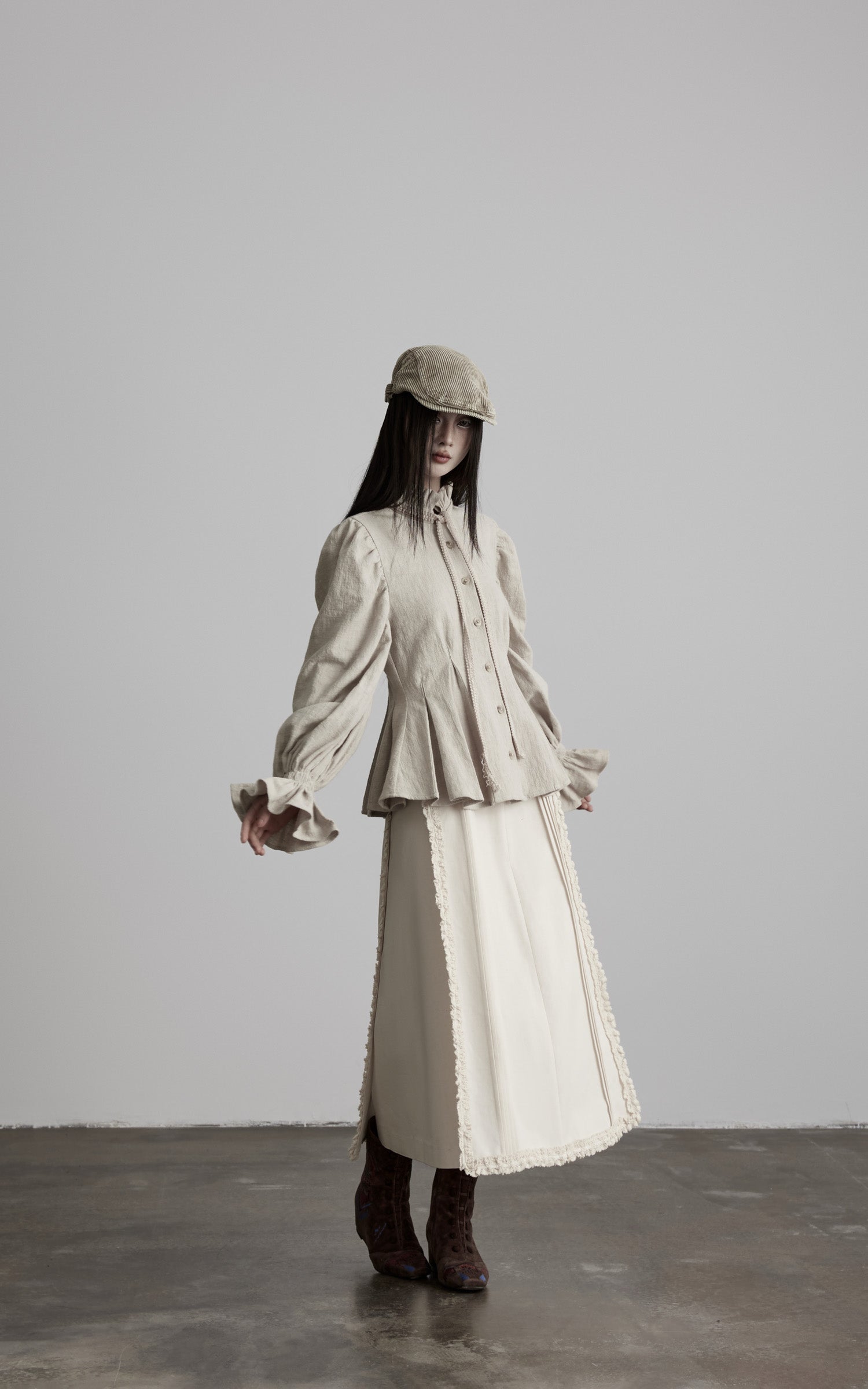 <tc>DOINDULGE</tc> Chemise en lin à taille plissée sculptée et col à volants