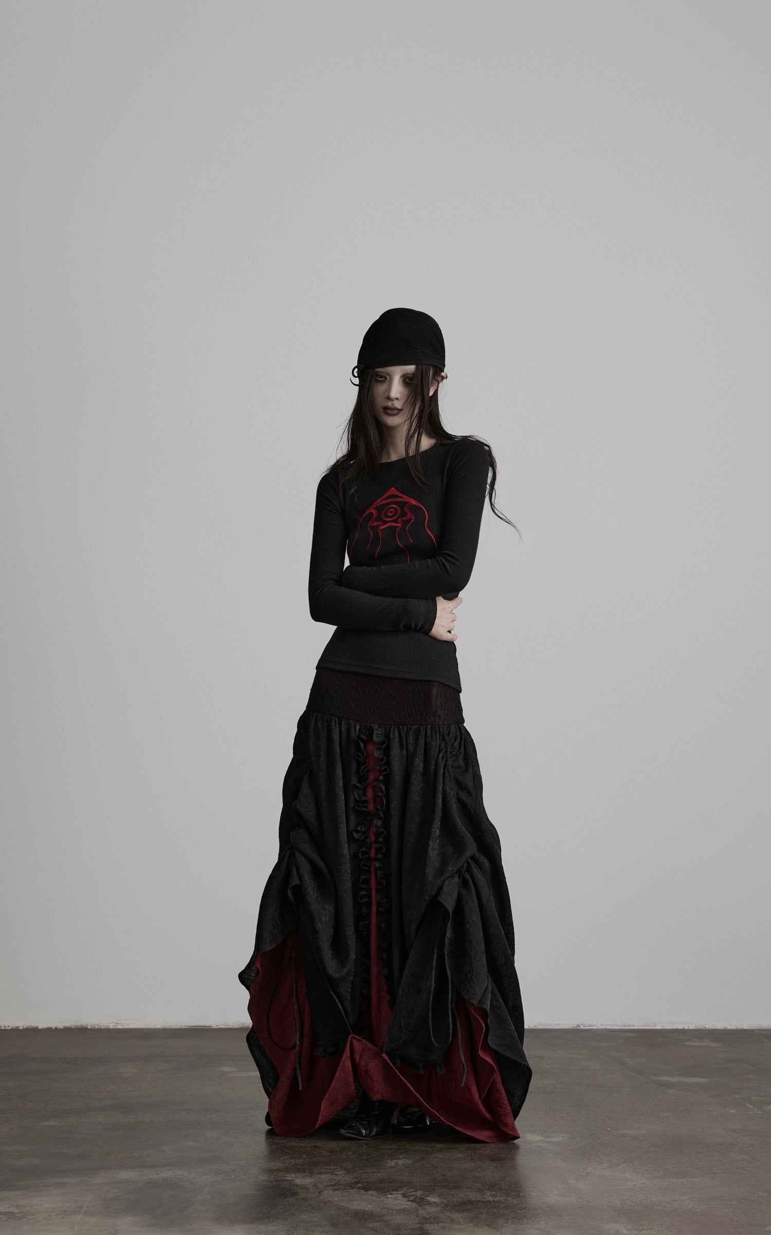 <tc><tc>DOINDULGE</tc></tc> T-shirt à manches longues côtelé avec motif œil brodé