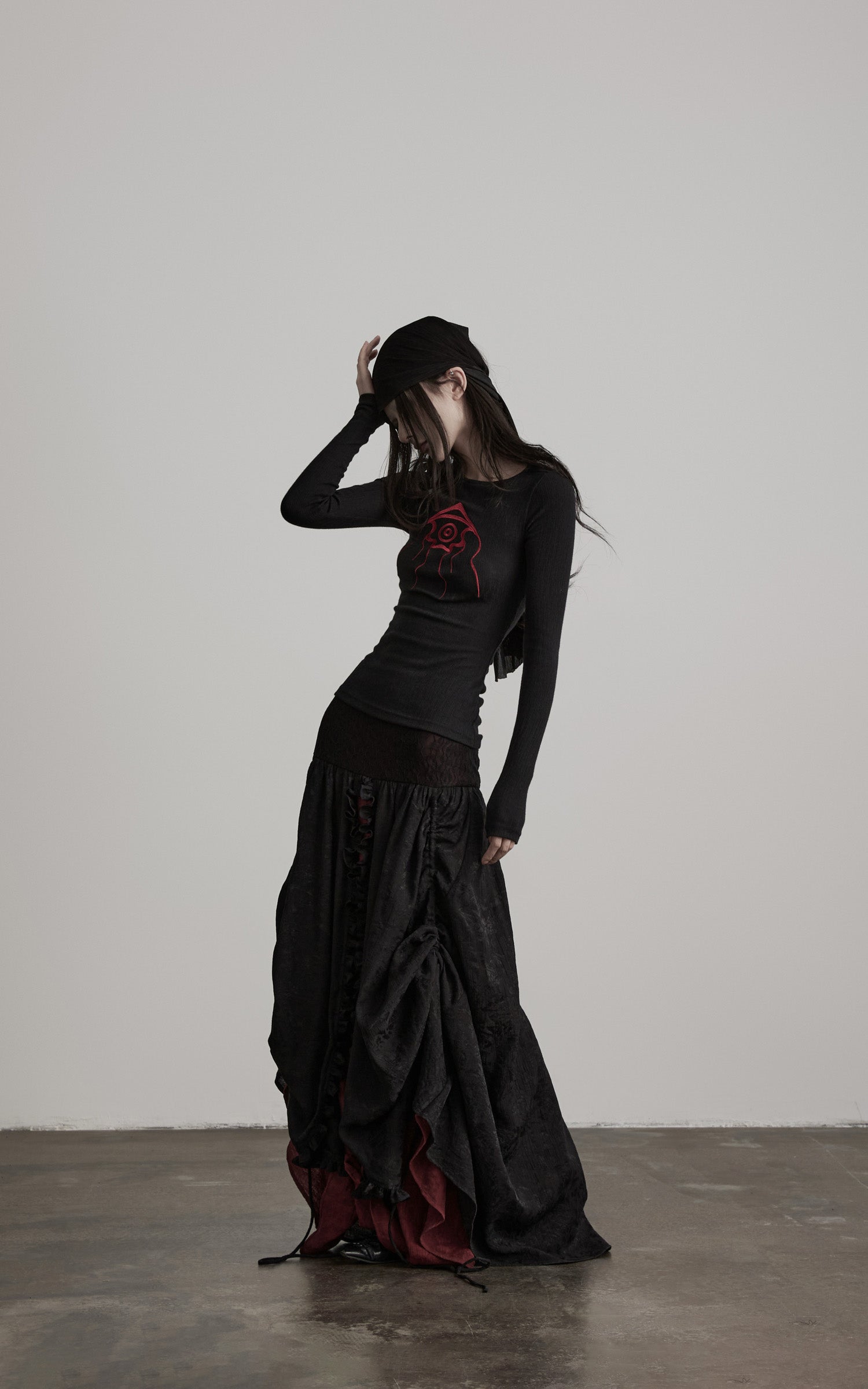 <tc><tc>DOINDULGE</tc></tc> T-shirt à manches longues côtelé avec motif œil brodé