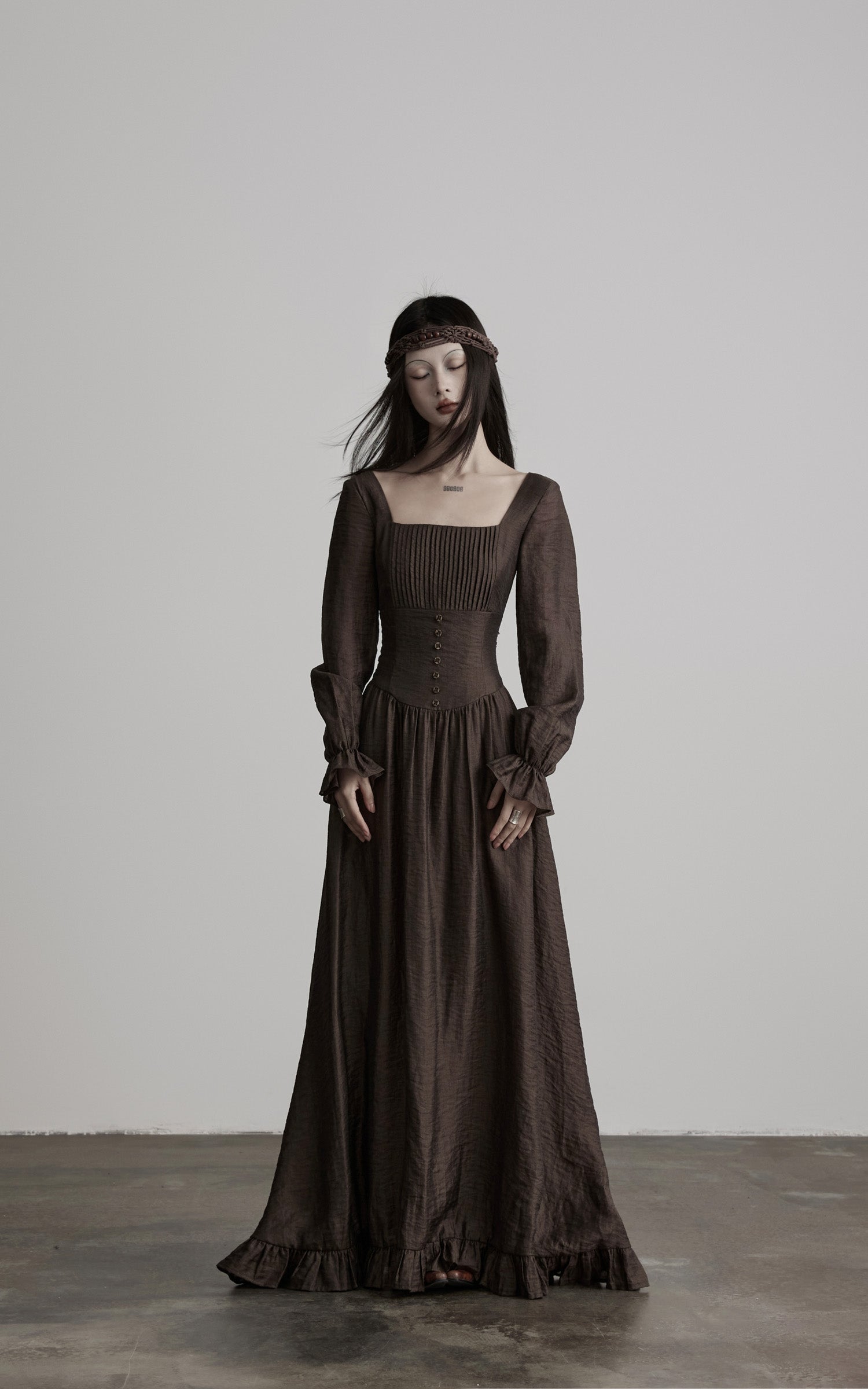 <tc><tc>DOINDULGE</tc></tc> Robe longue plissée à manches longues et corset
