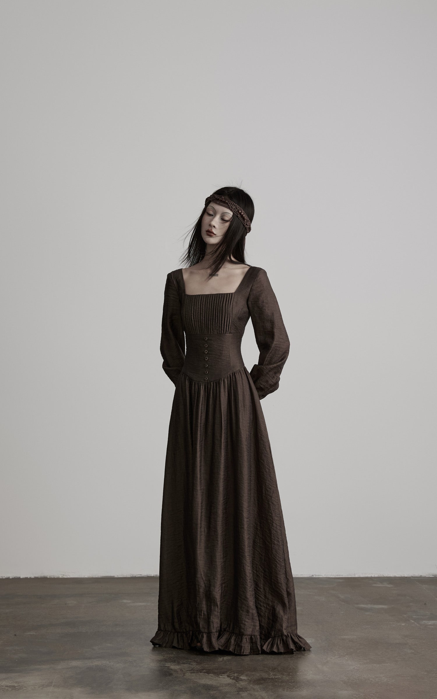 <tc><tc>DOINDULGE</tc></tc> Robe longue plissée à manches longues et corset
