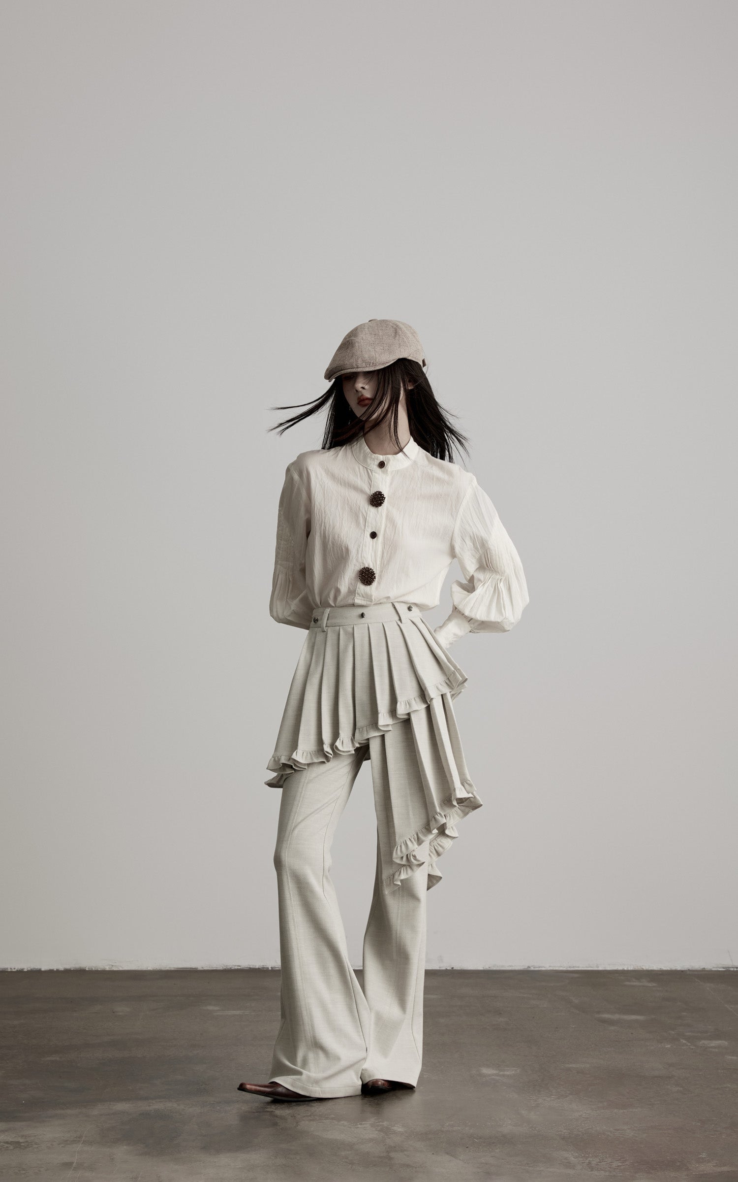 <tc>DOINDULGE</tc> Lagenweise plissierte, ausgestellte Hosen