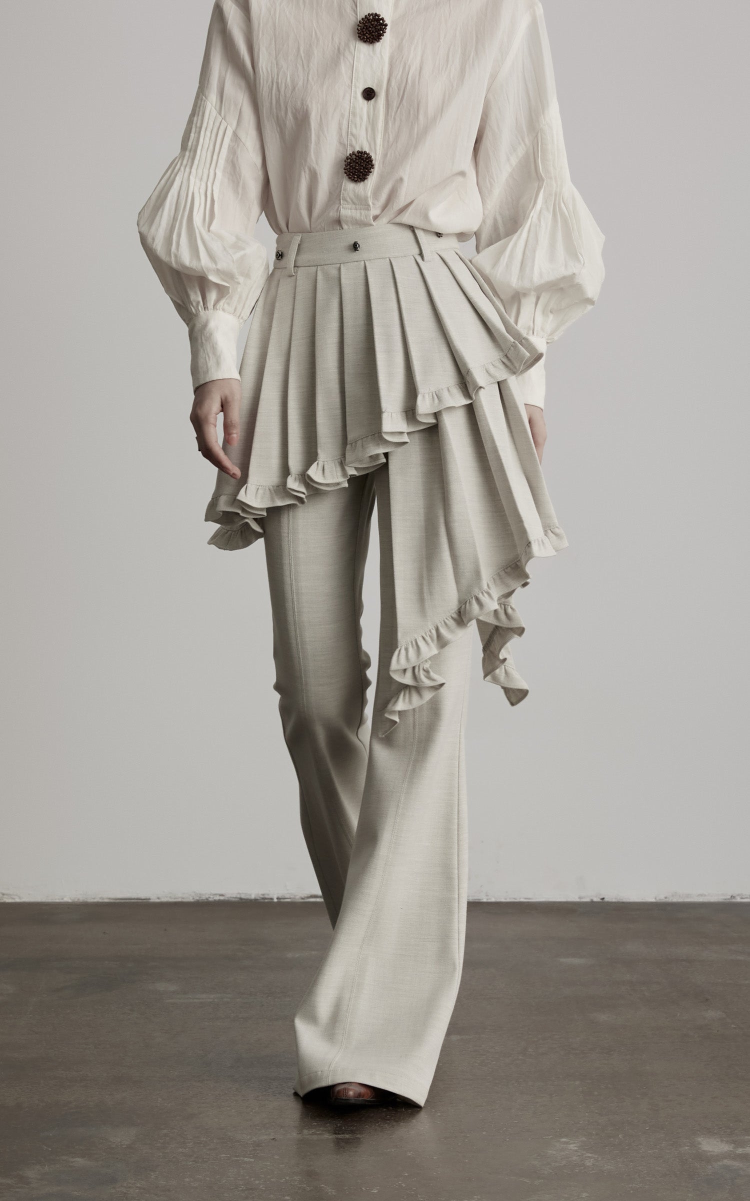<tc>DOINDULGE</tc> Lagenweise plissierte, ausgestellte Hosen