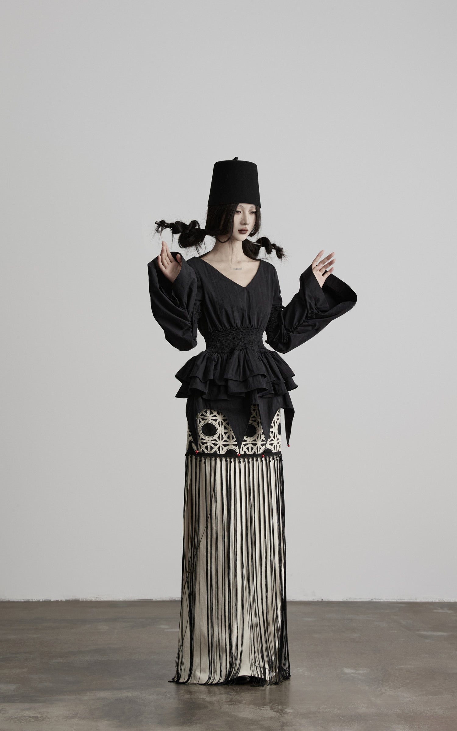 <tc>DOINDULGE</tc> Lagenbluse mit Rüschen und strukturierter Taille