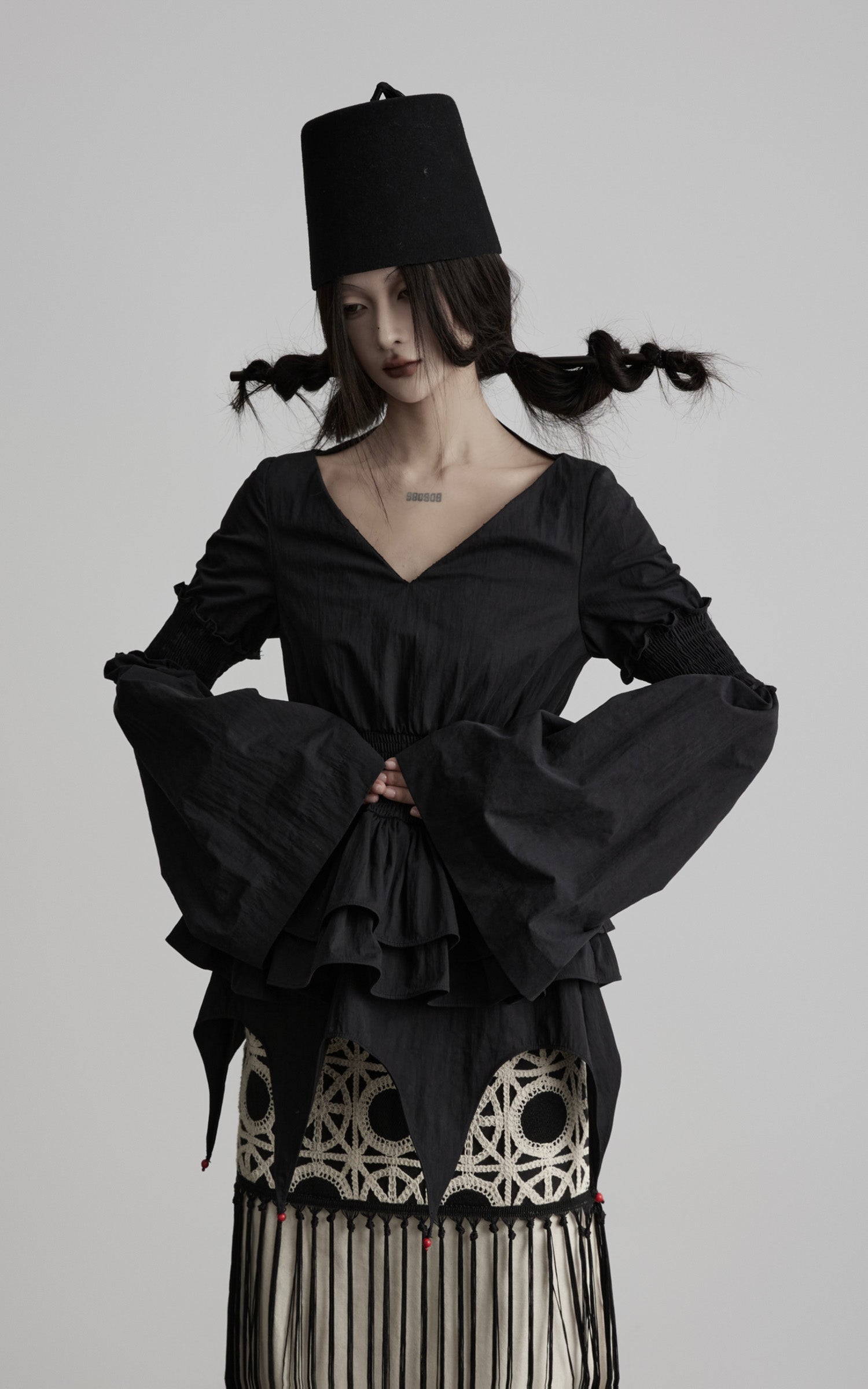 <tc>DOINDULGE</tc> Lagenbluse mit Rüschen und strukturierter Taille