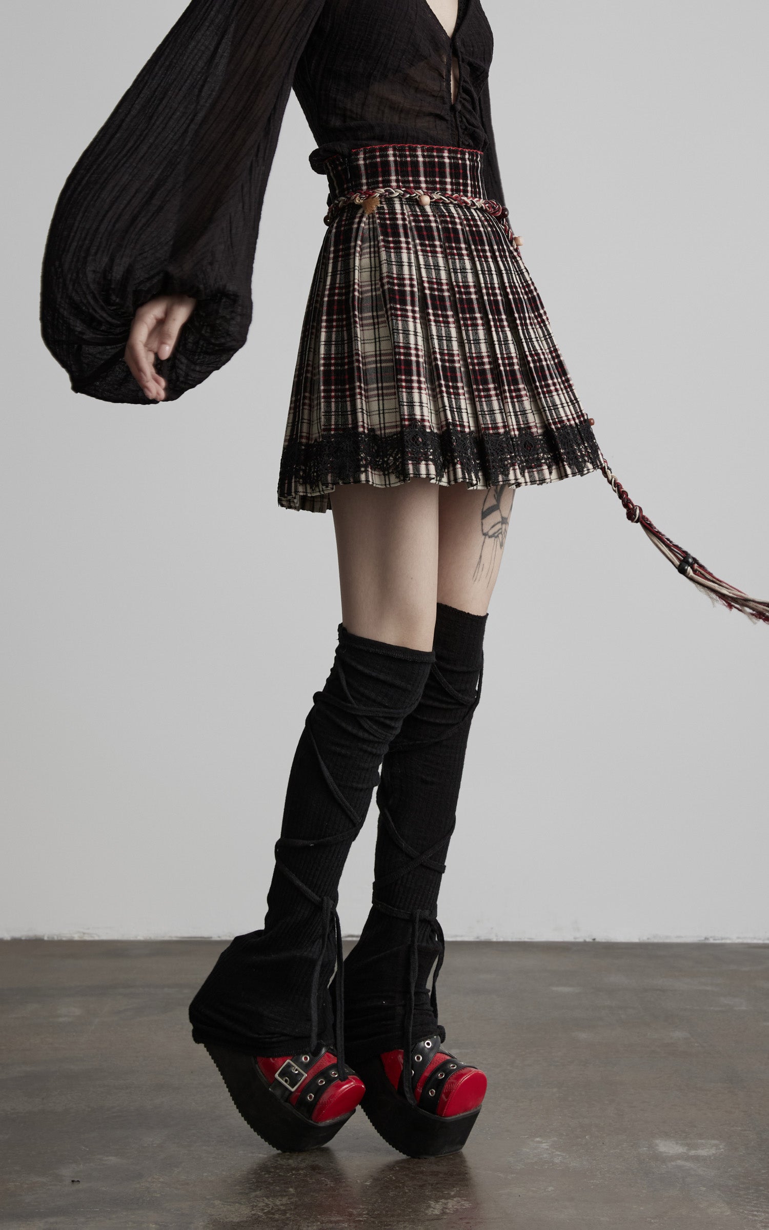 DOINDULGE Plaid Pleated Lace-Trim Mini Skirt