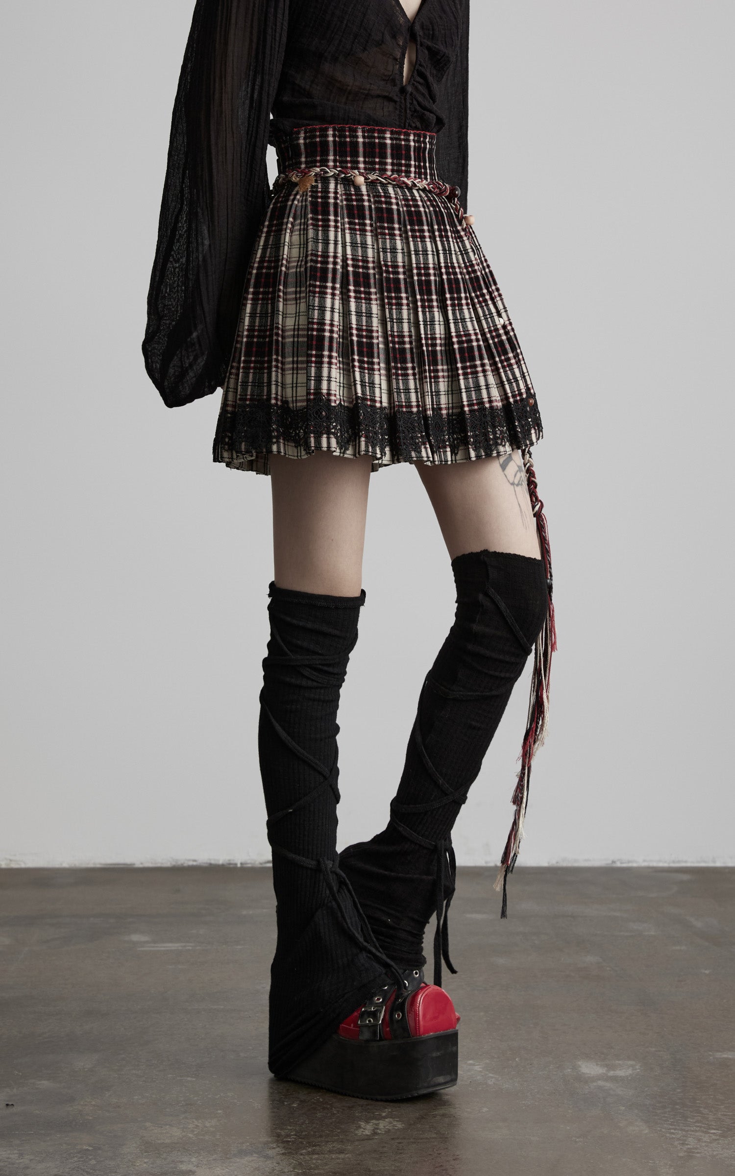 DOINDULGE Plaid Pleated Lace-Trim Mini Skirt