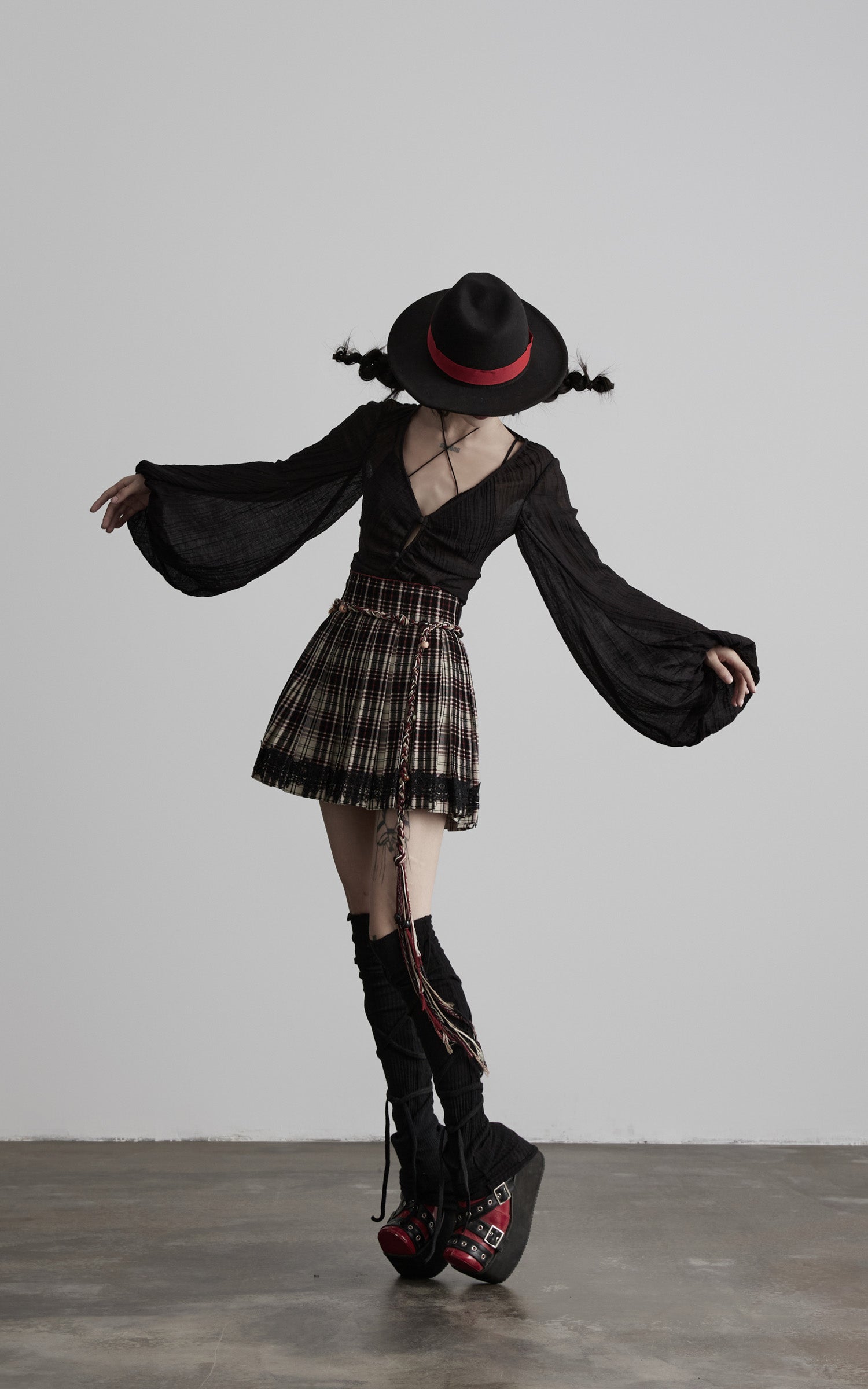 DOINDULGE Plaid Pleated Lace-Trim Mini Skirt