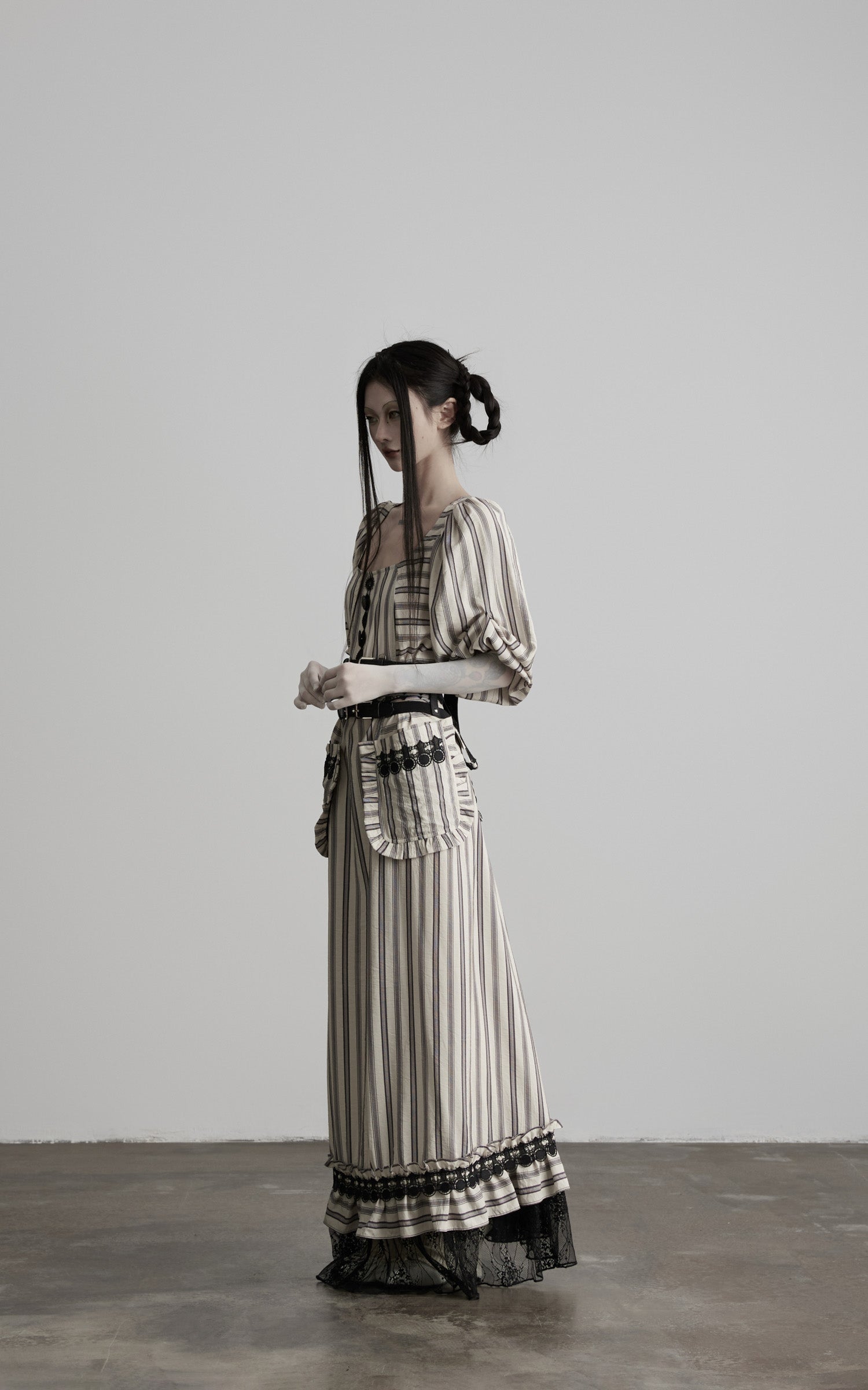 <tc>DOINDULGE</tc> Robe à rayures à encolure carrée, taille cintrée et garniture en dentelle