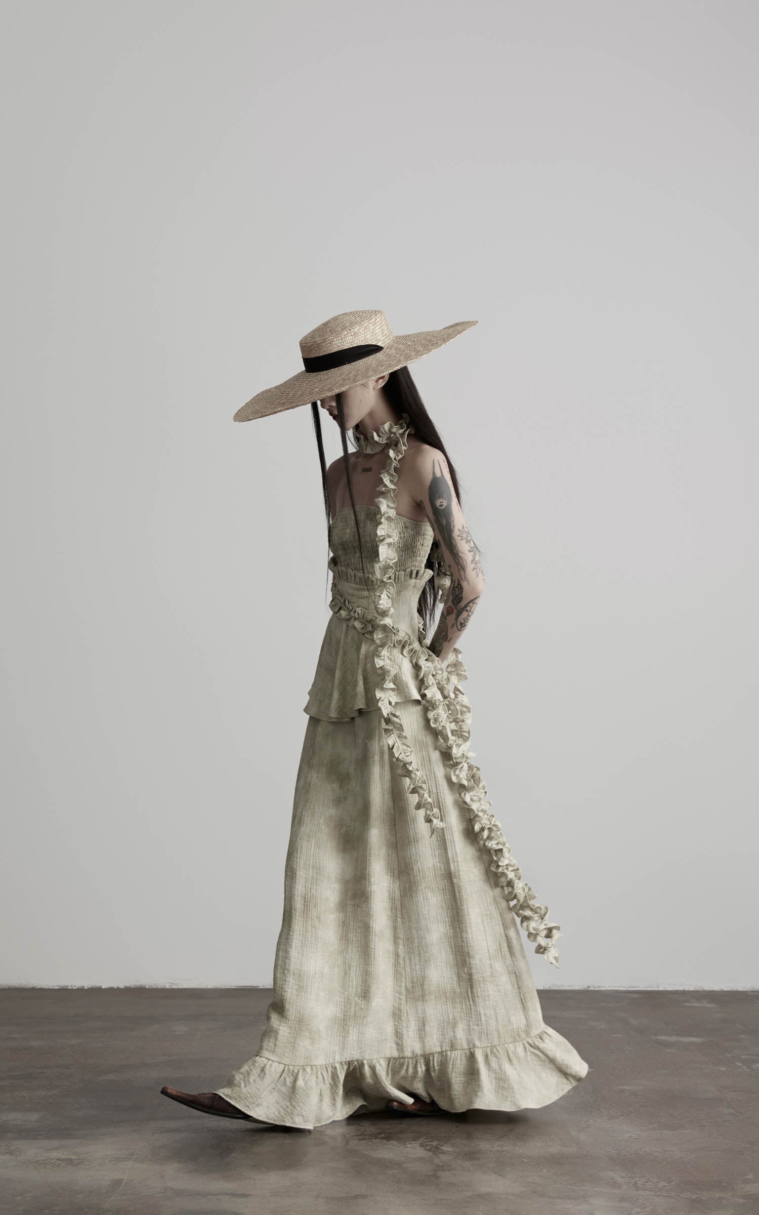 <tc>DOINDULGE</tc> Robe longue à volants smockée sans bretelles