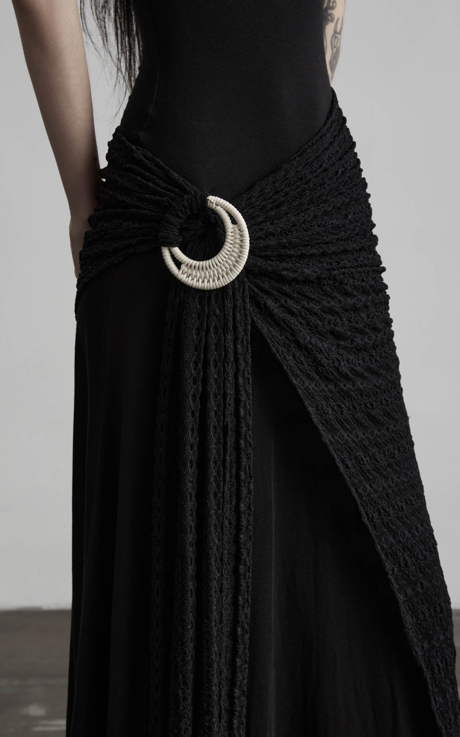 <tc>DOINDULGE</tc> Robe longue plissée à épaules dénudées