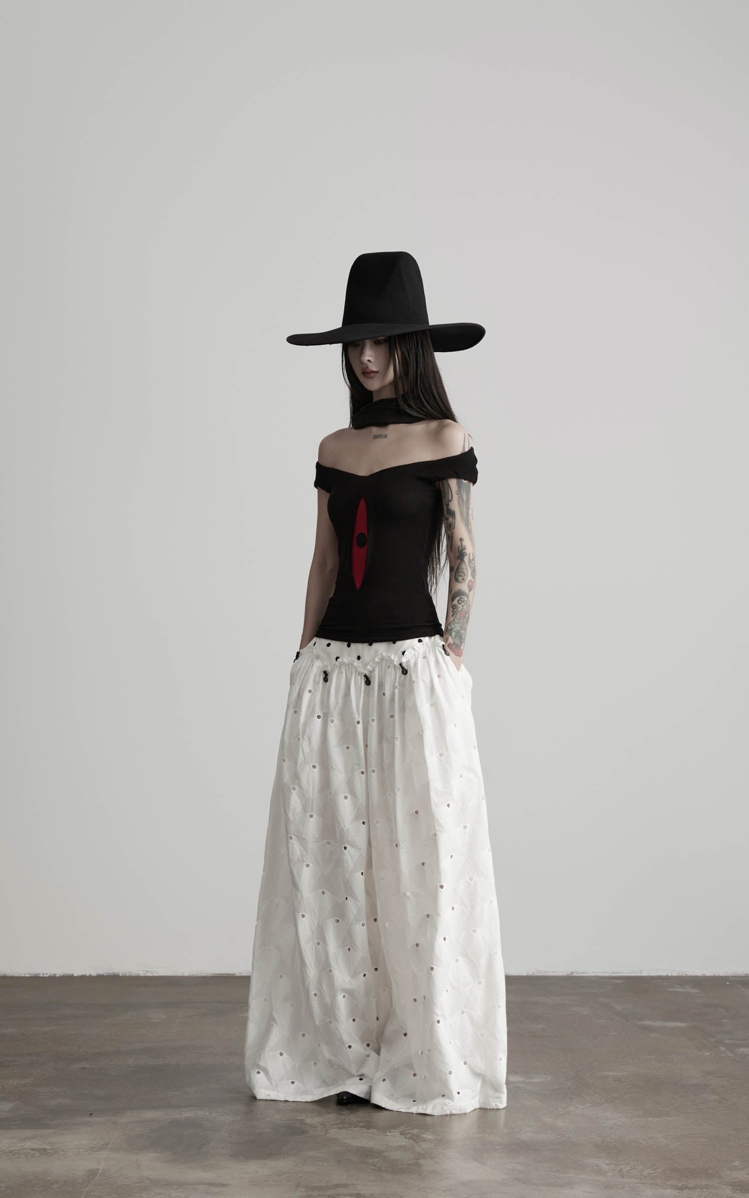 DOINDULGE Reversible Off-Shoulder Waist Top