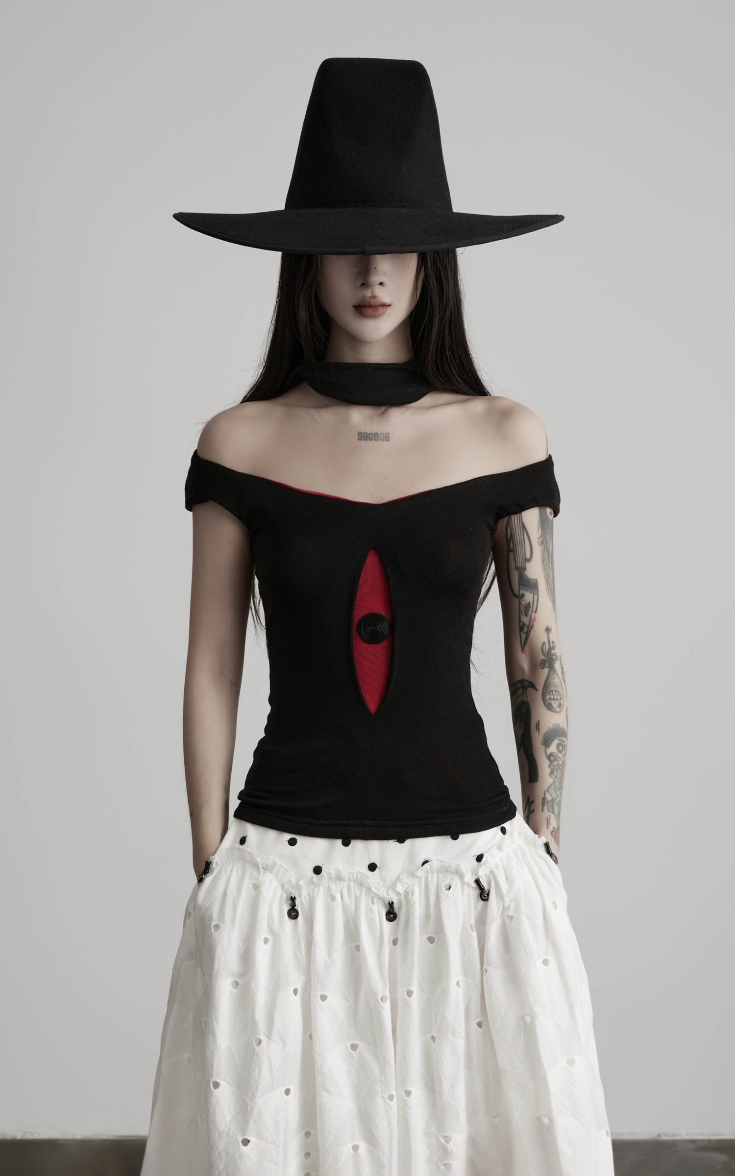 DOINDULGE Reversible Off-Shoulder Waist Top