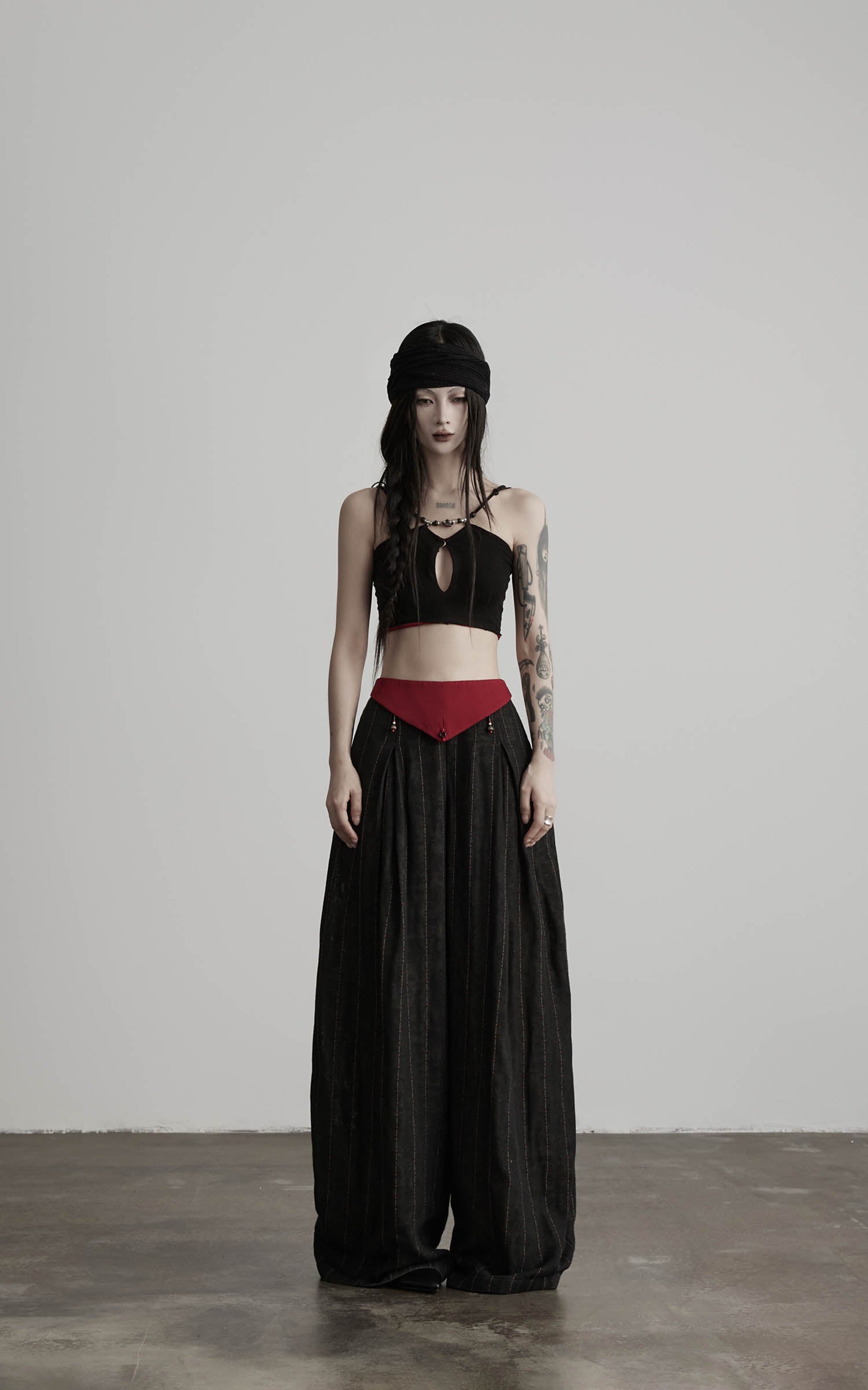 DOINDULGE Reversible Beaded Keyhole Camisole Bell Pendant Crop Top