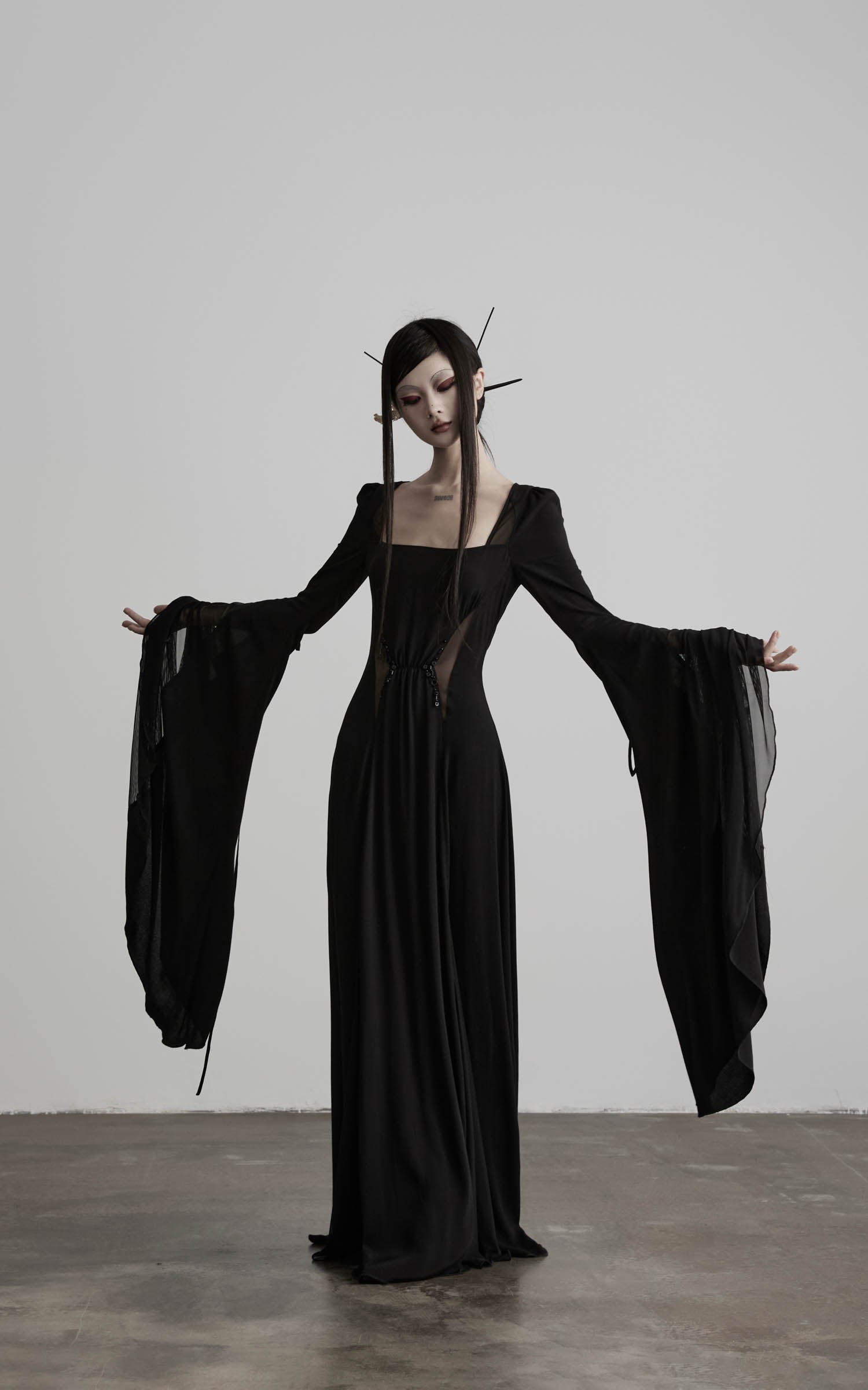 <tc>DOINDULGE</tc> Robe longue à manches évasées et encolure carrée