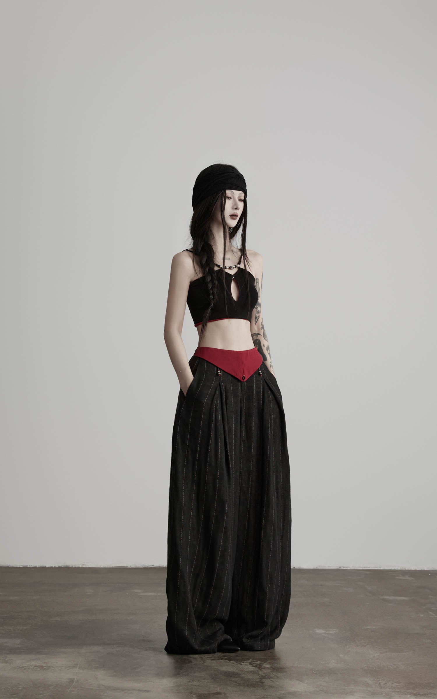 DOINDULGE Reversible Beaded Keyhole Camisole Bell Pendant Crop Top