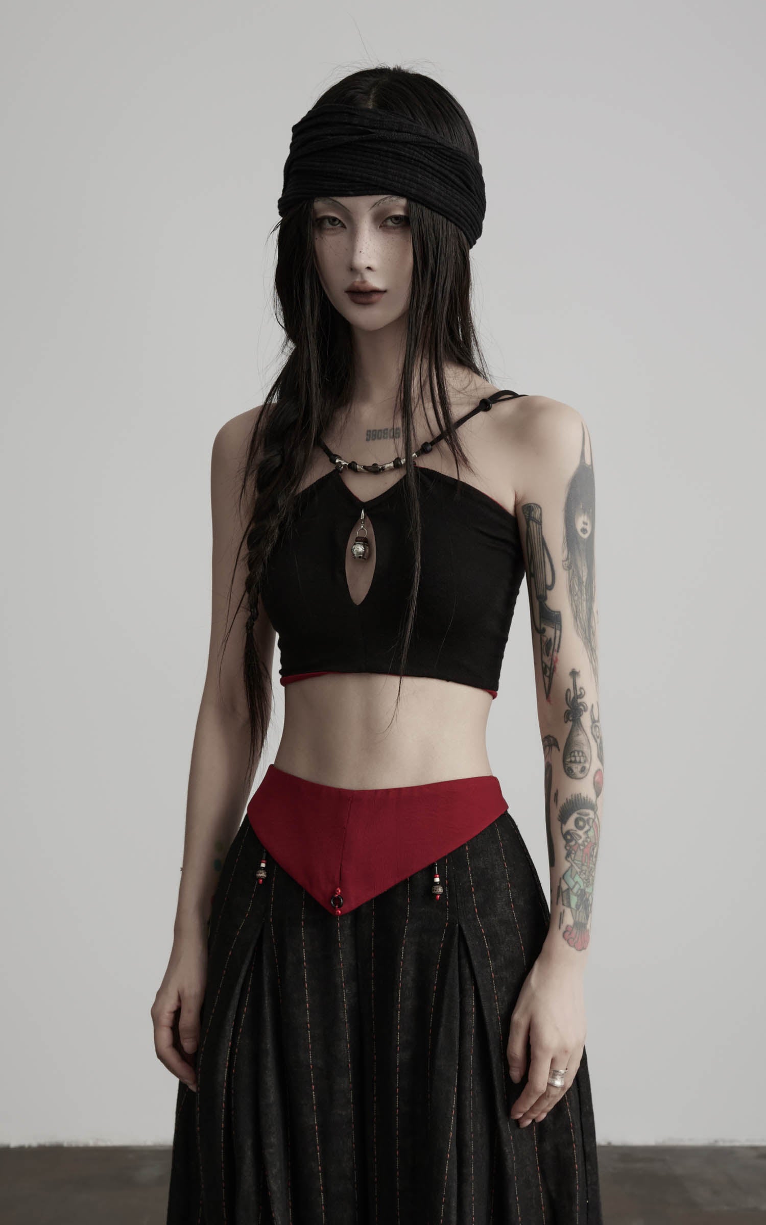 DOINDULGE Reversible Beaded Keyhole Camisole Bell Pendant Crop Top