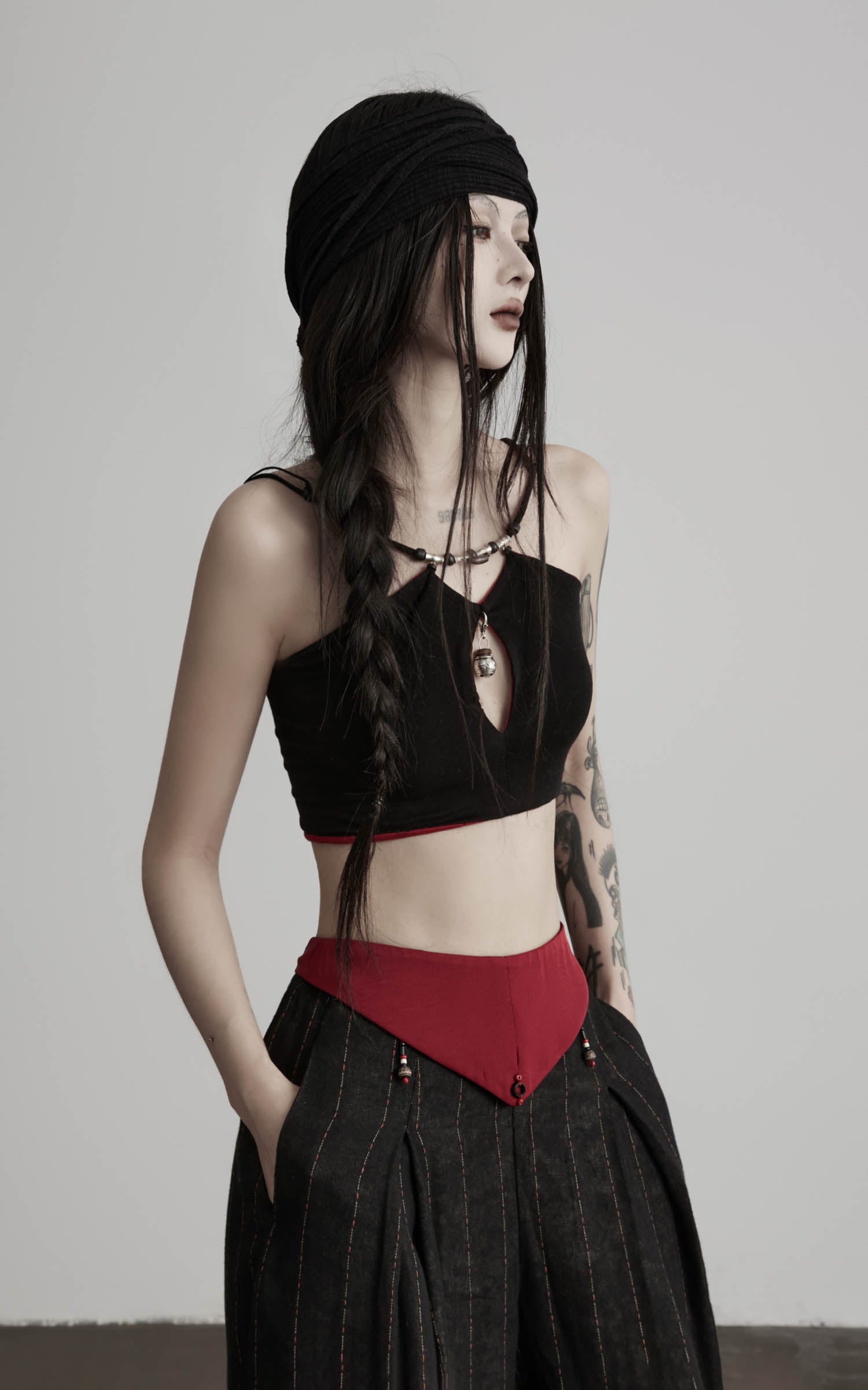DOINDULGE Reversible Beaded Keyhole Camisole Bell Pendant Crop Top