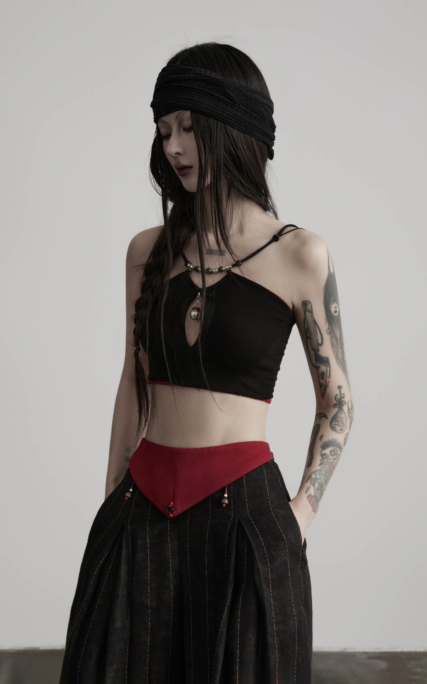 DOINDULGE Reversible Beaded Keyhole Camisole Bell Pendant Crop Top