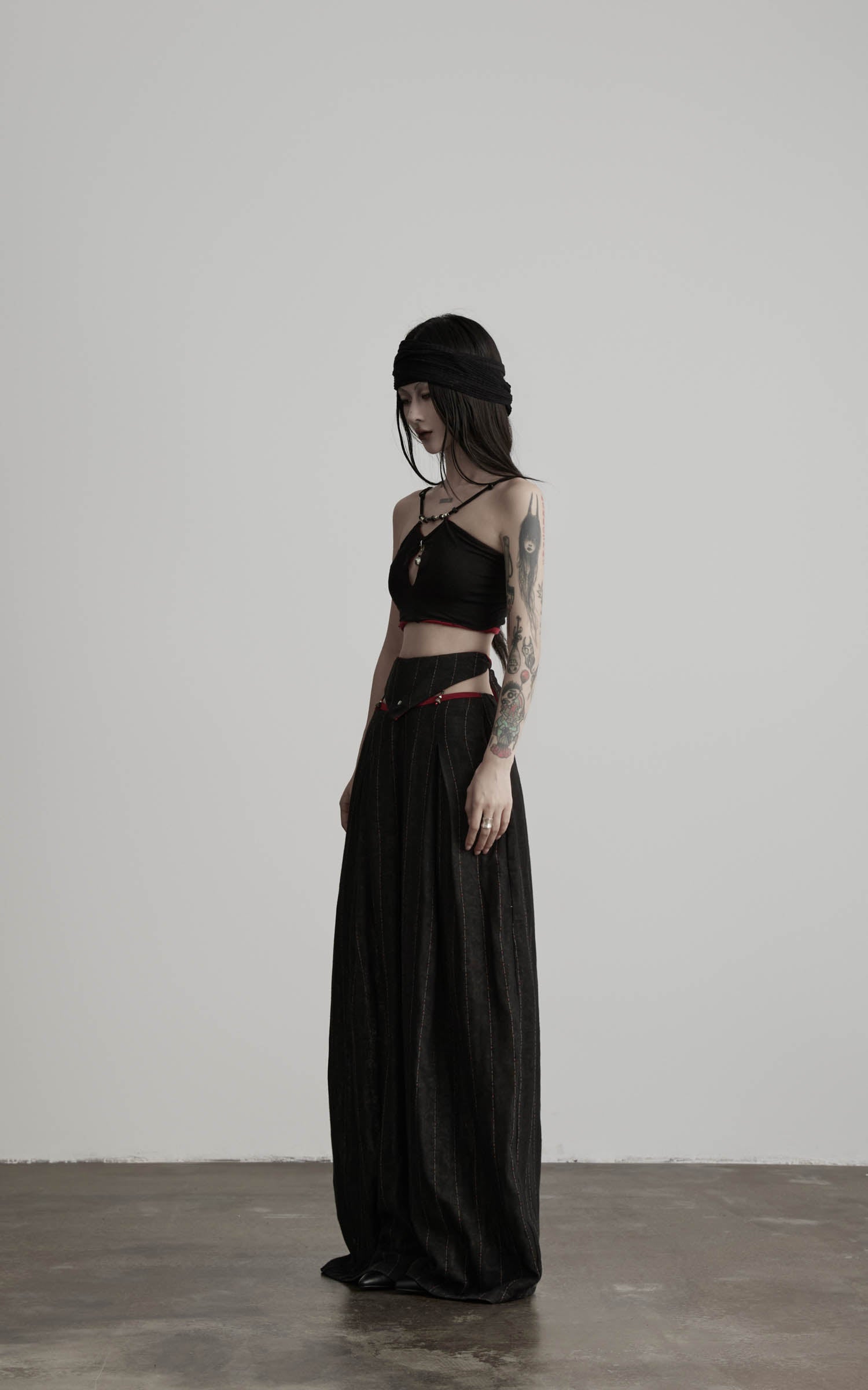 DOINDULGE Reversible Beaded Keyhole Camisole Bell Pendant Crop Top