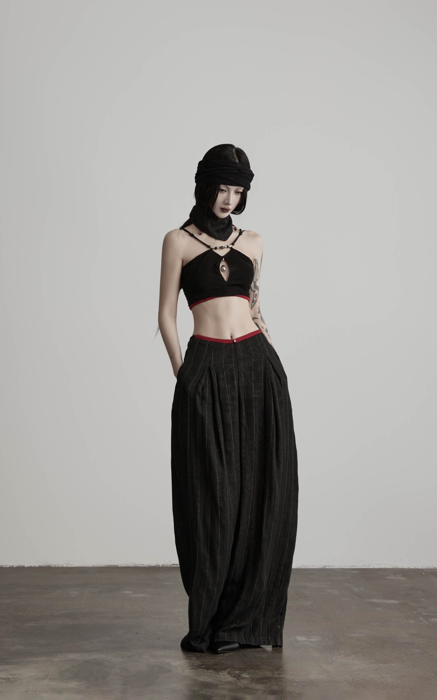 DOINDULGE Reversible Beaded Keyhole Camisole Bell Pendant Crop Top